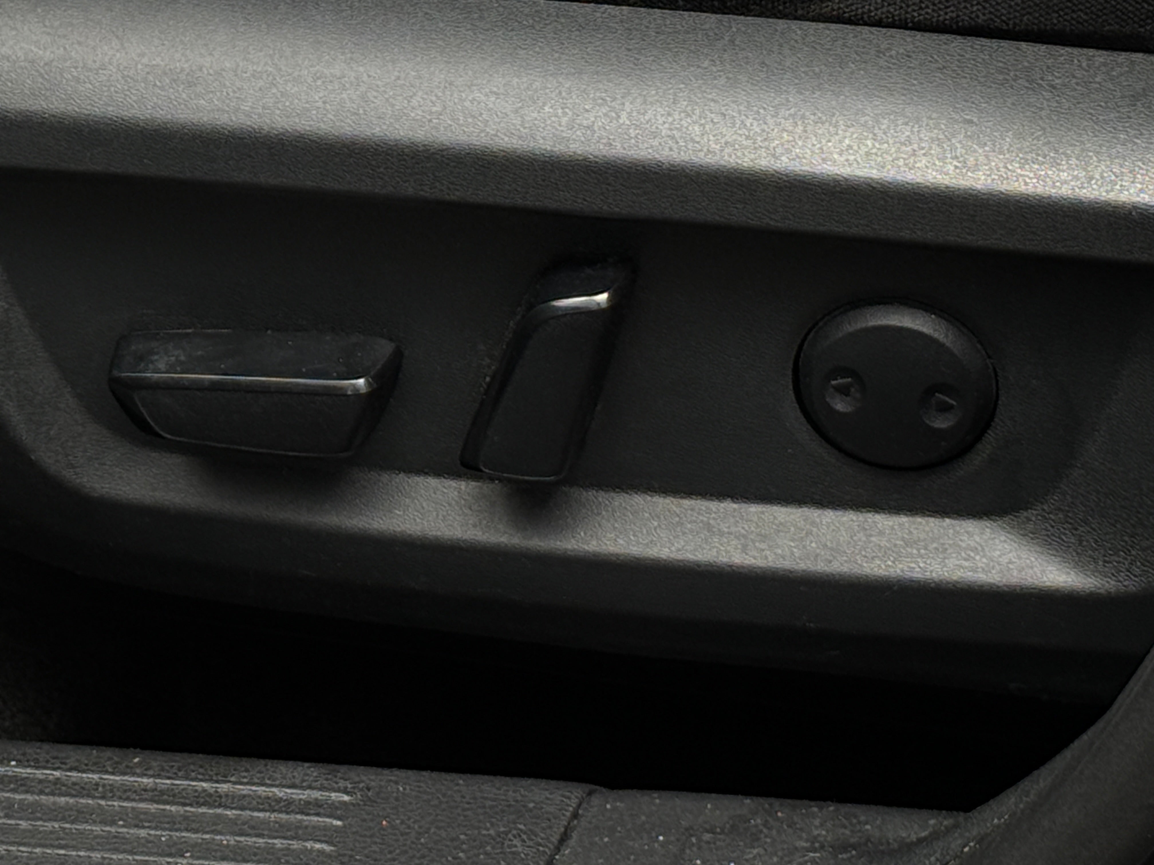 Used 2021 Nissan Rogue SV with VIN 5N1AT3BB0MC739414 for sale in Pewaukee, WI