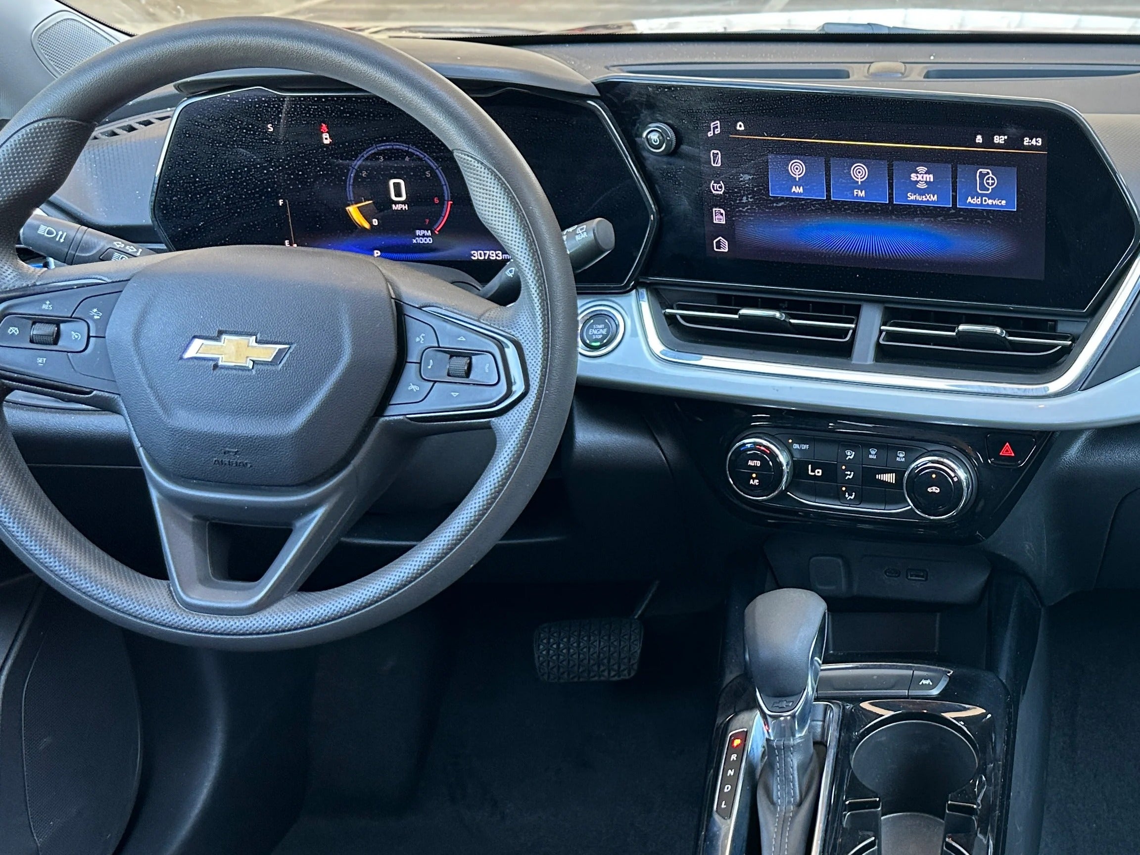 2025 Chevrolet Trax LT - Photo 9
