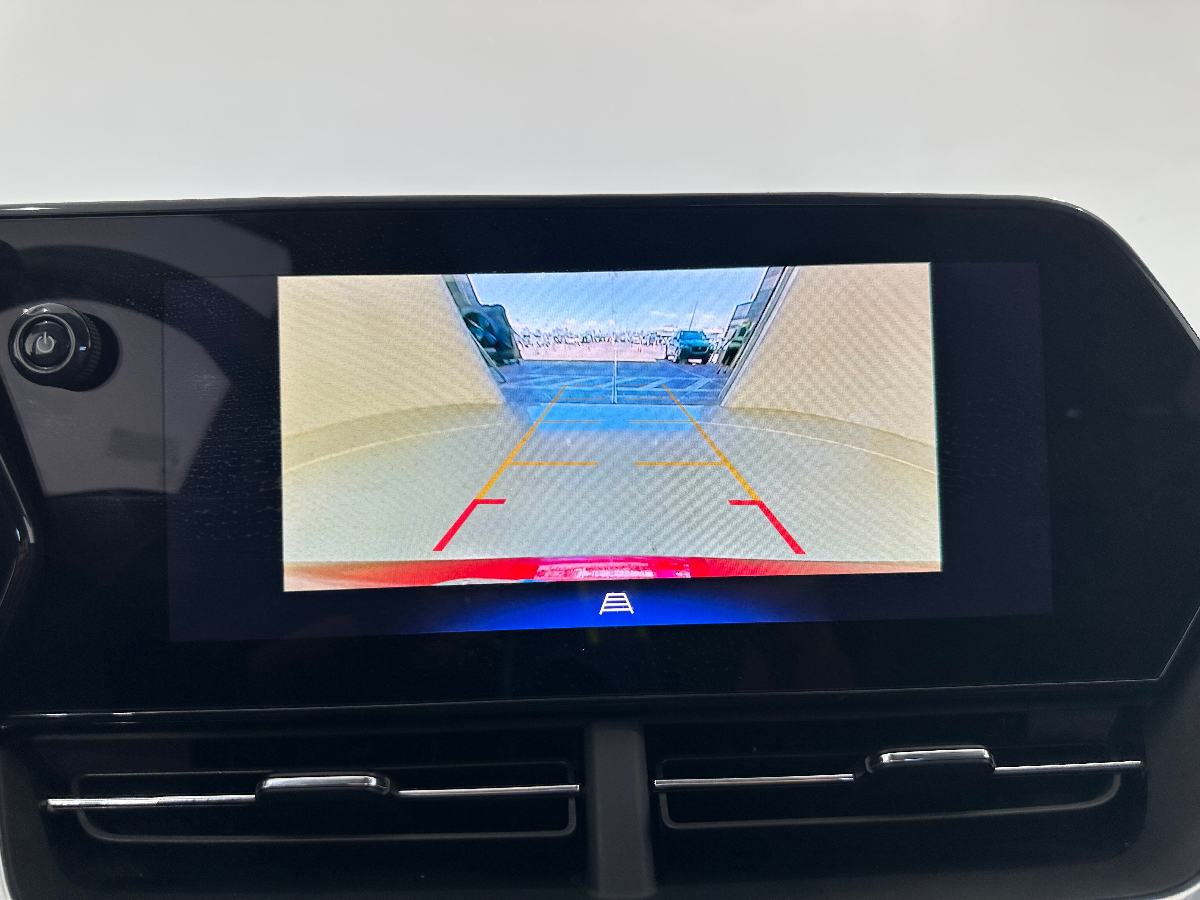 2025 Chevrolet Trax LT - Photo 12