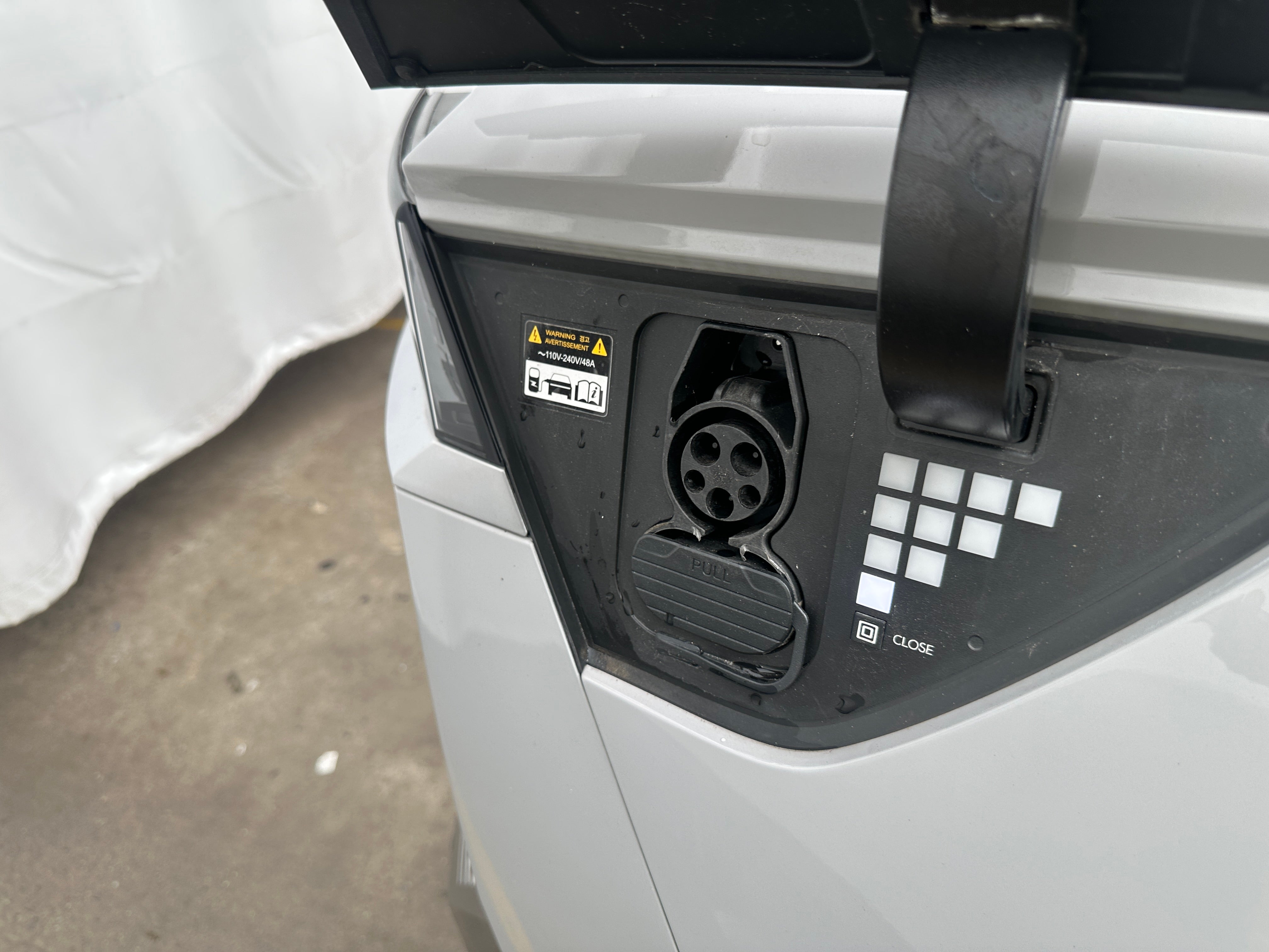 Used 2023 Hyundai IONIQ 5 Limited with VIN KM8KRDAF6PU182228 for sale in Oak Creek, WI