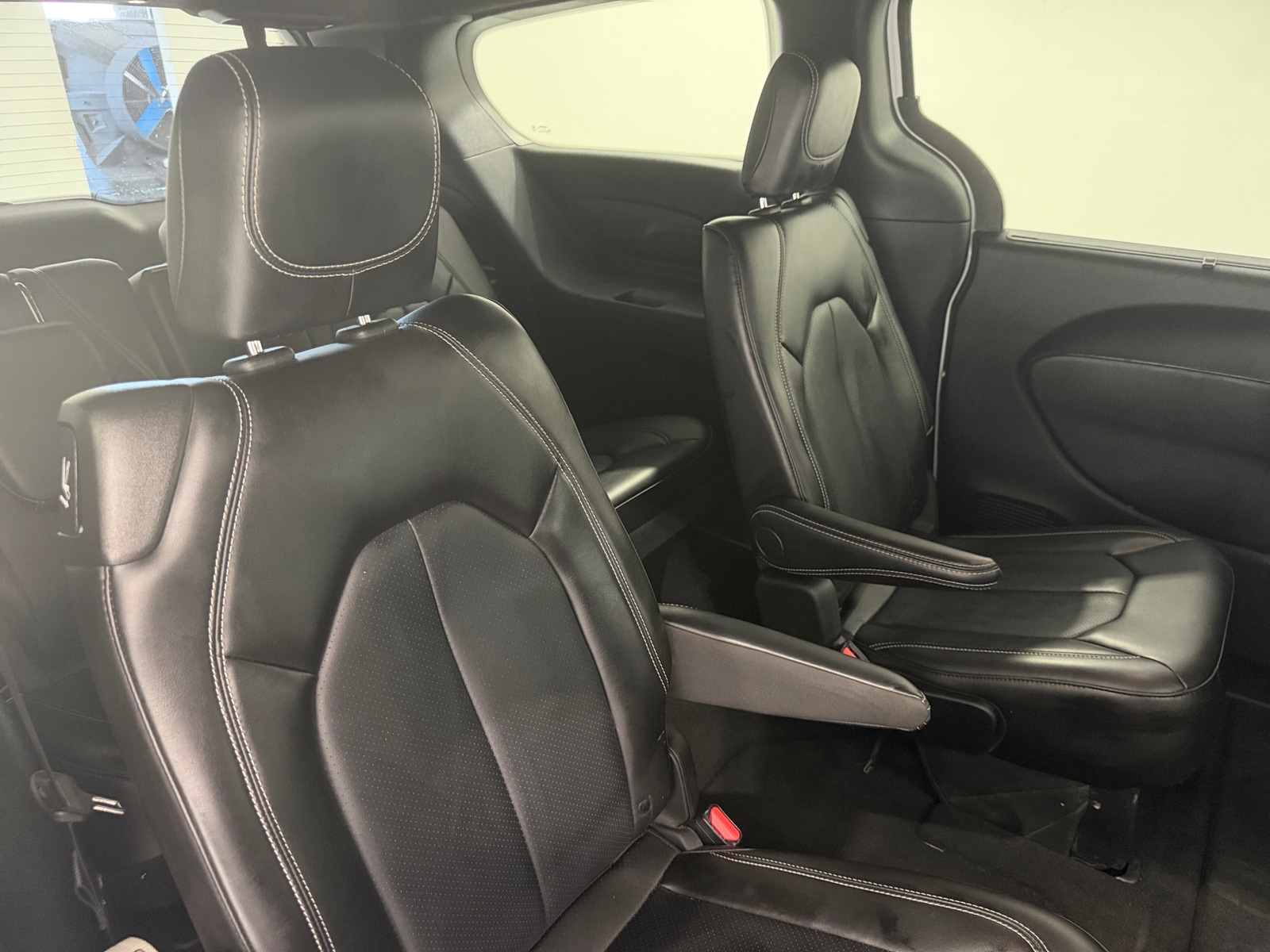 Thumbnail: 2025 Chrysler Voyager - 5