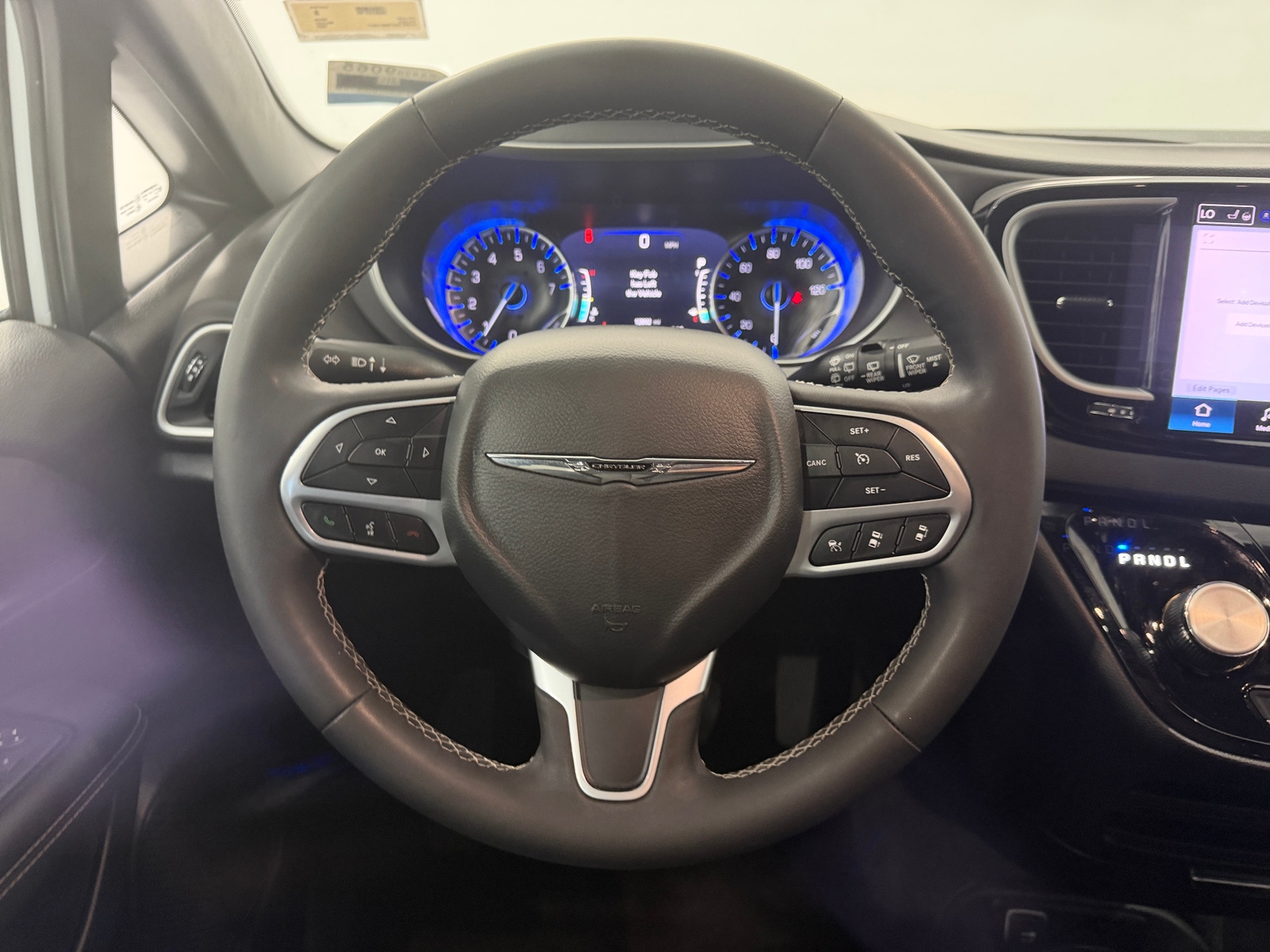 Thumbnail: 2025 Chrysler Voyager - 4