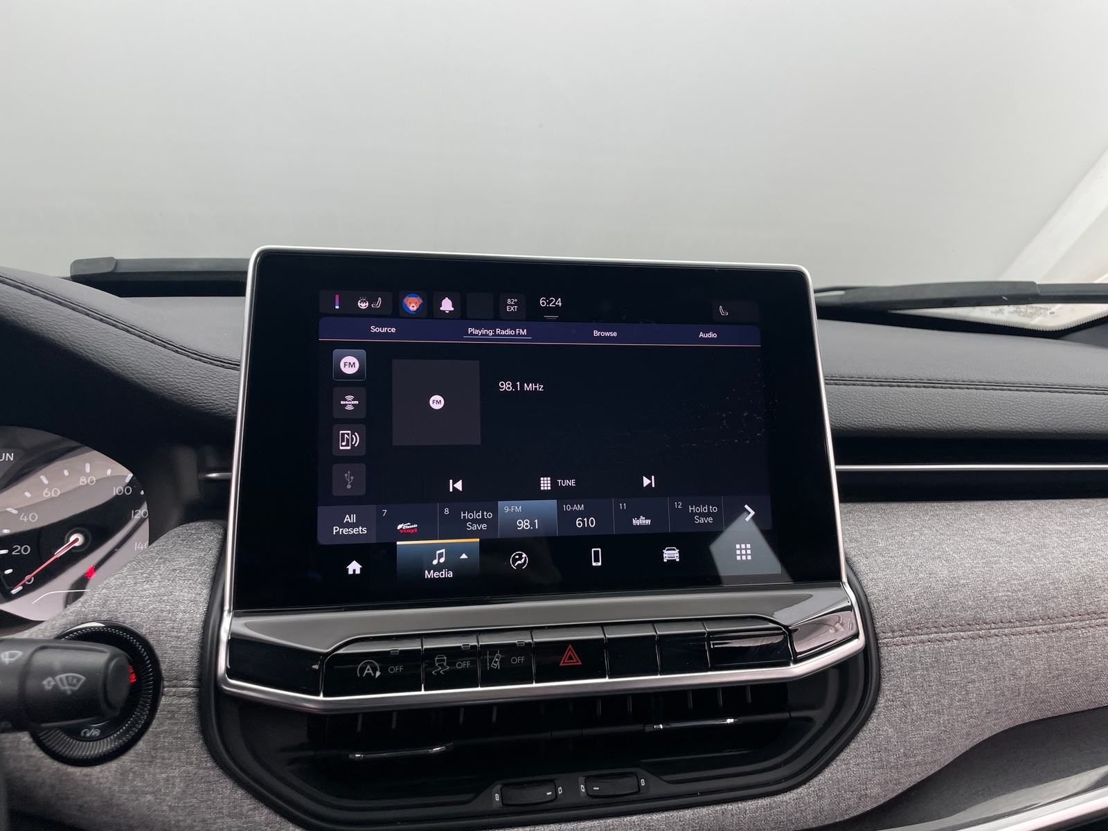 Thumbnail: 2023 Jeep Compass - 3