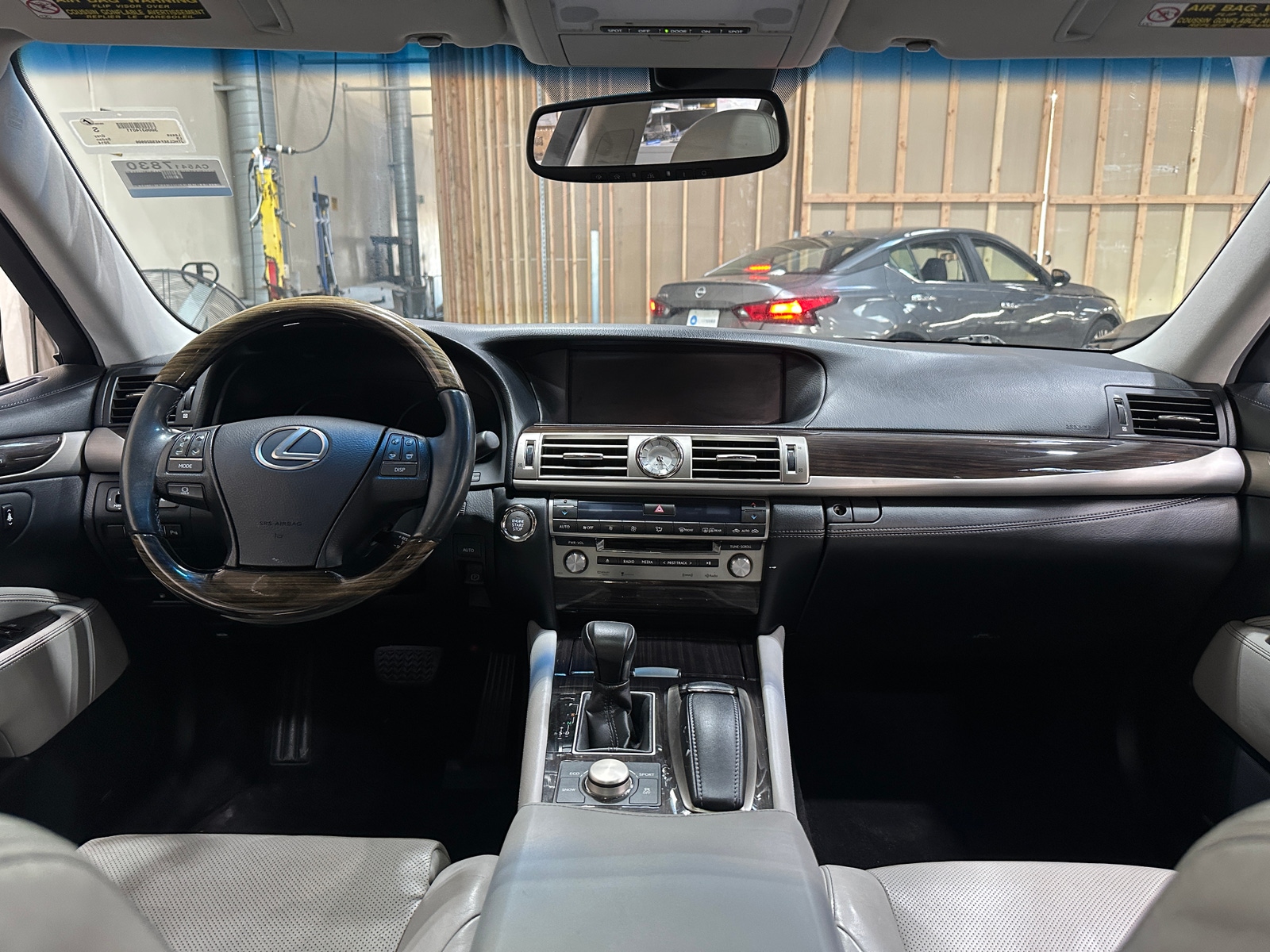 Thumbnail: 2014 Lexus LS - 3