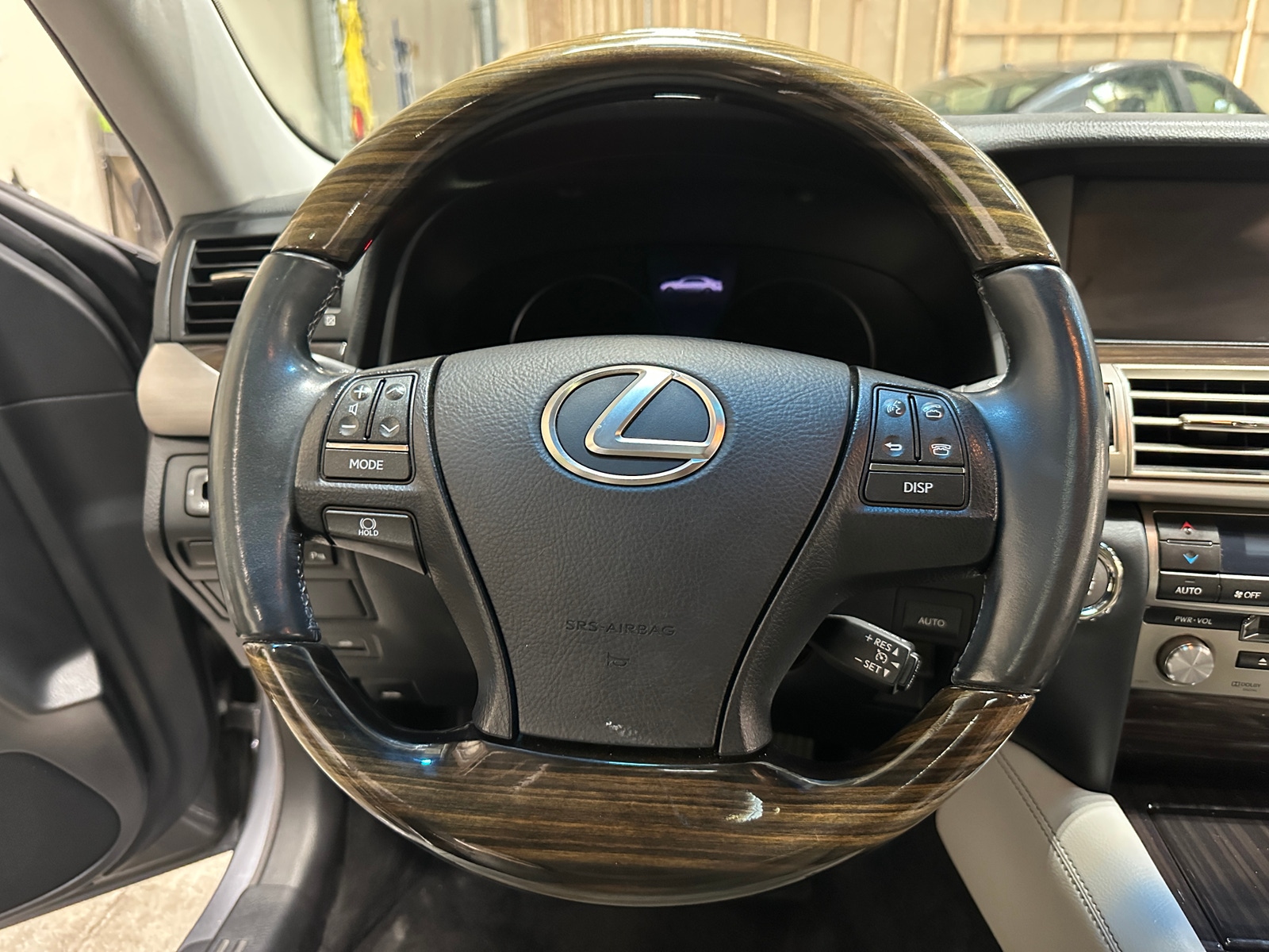 Thumbnail: 2014 Lexus LS - 5