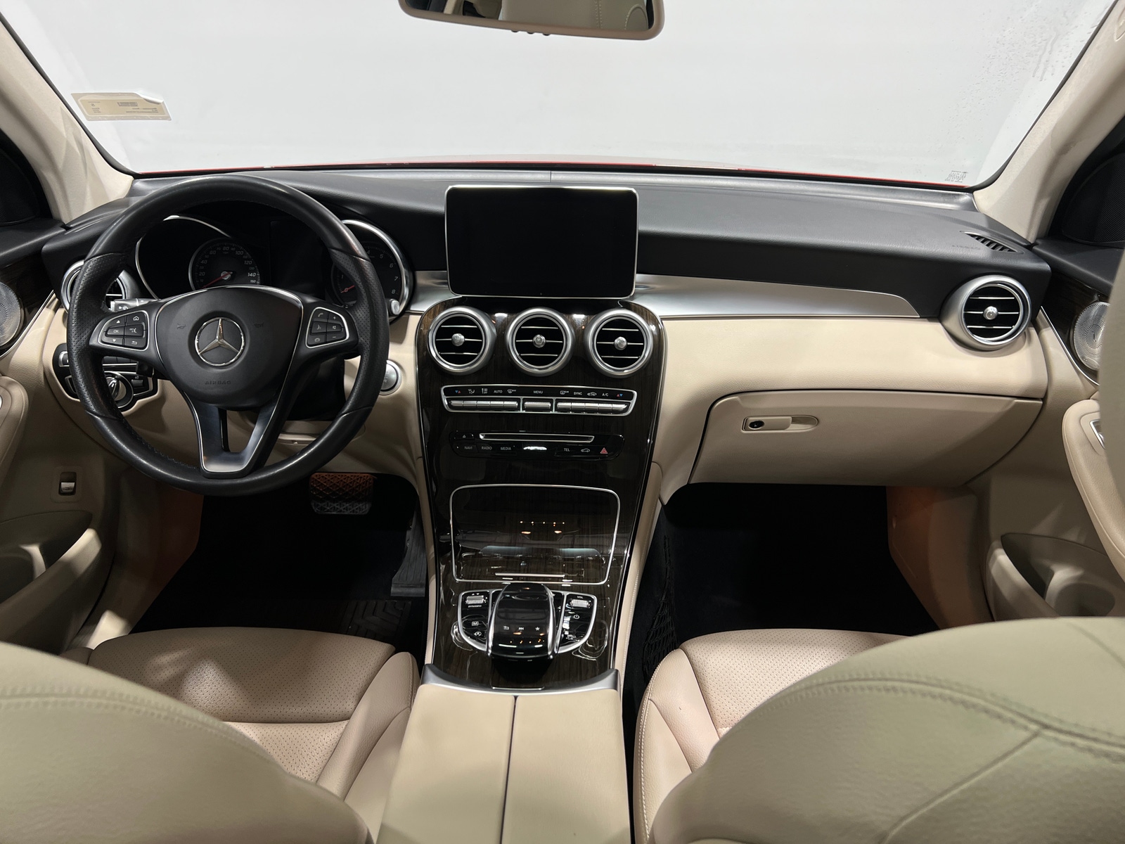Thumbnail: 2018 Mercedes-Benz GLC - 2