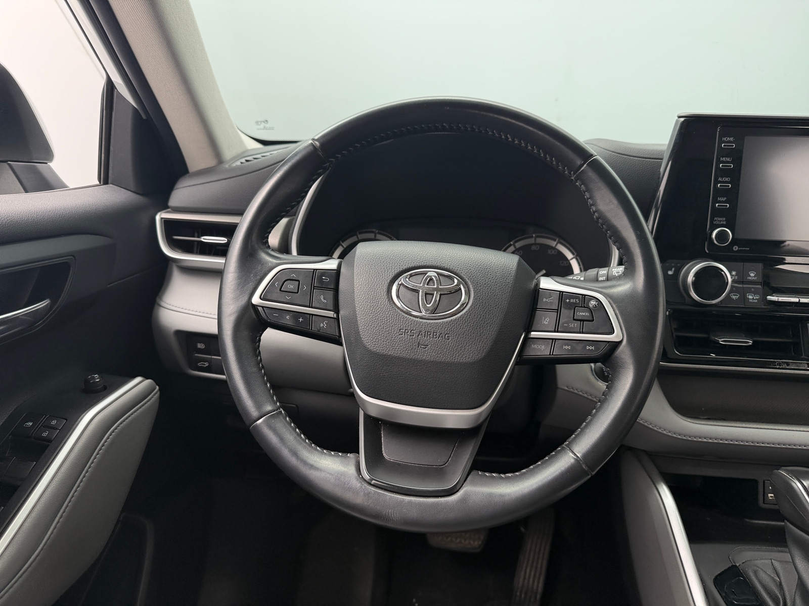 Thumbnail: 2022 Toyota Highlander - 4