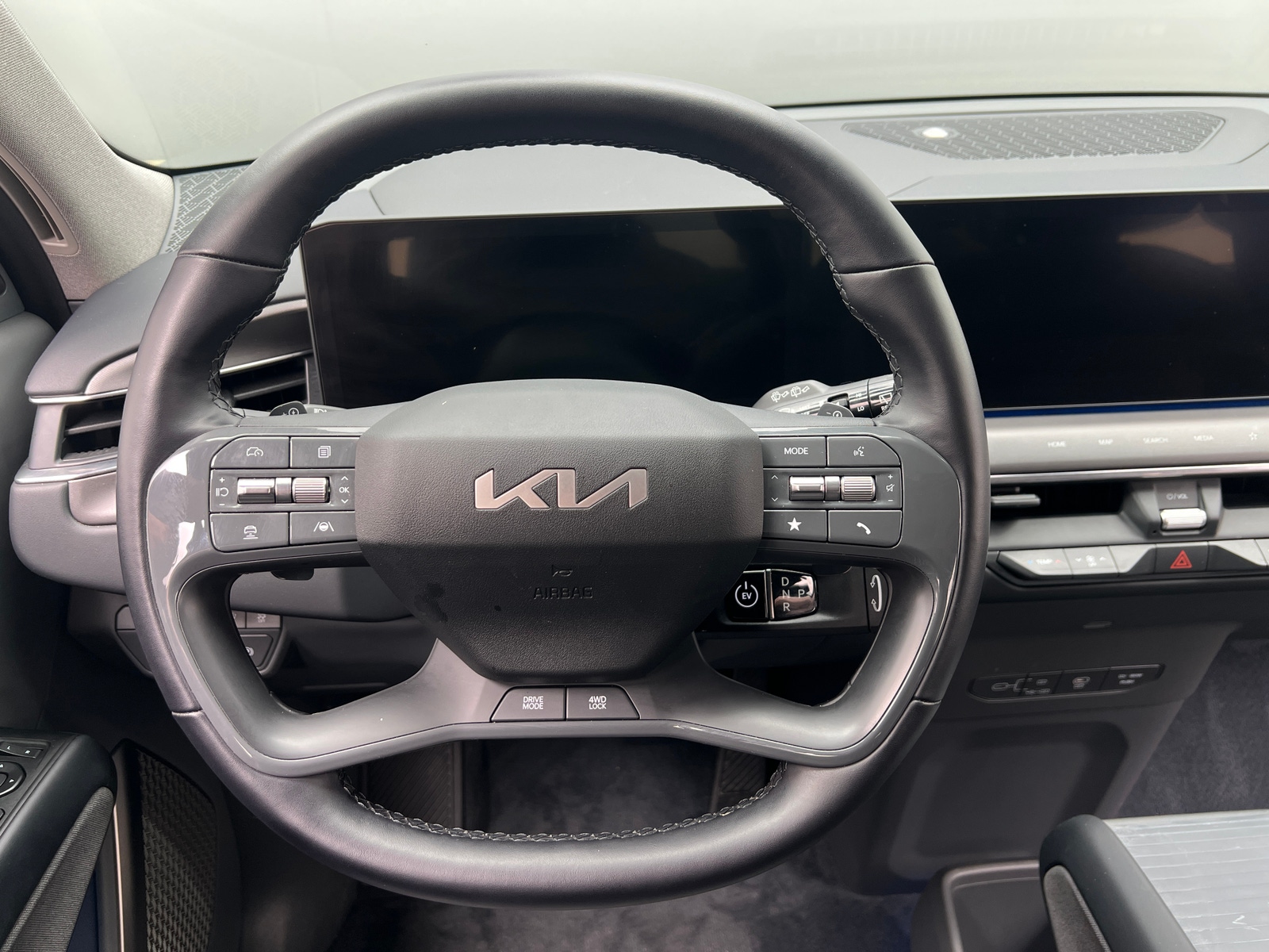 Thumbnail: 2024 Kia EV9 - 4