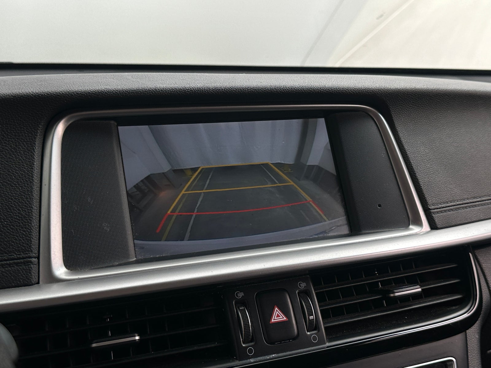 Thumbnail: 2020 Kia Optima - 4