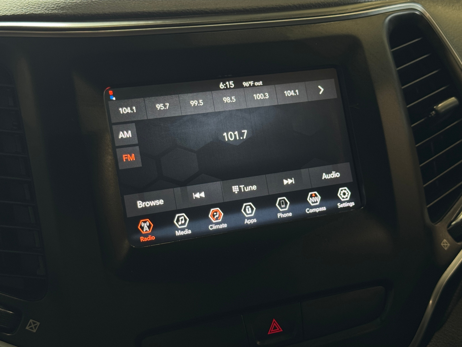Thumbnail: 2020 Jeep Cherokee - 4