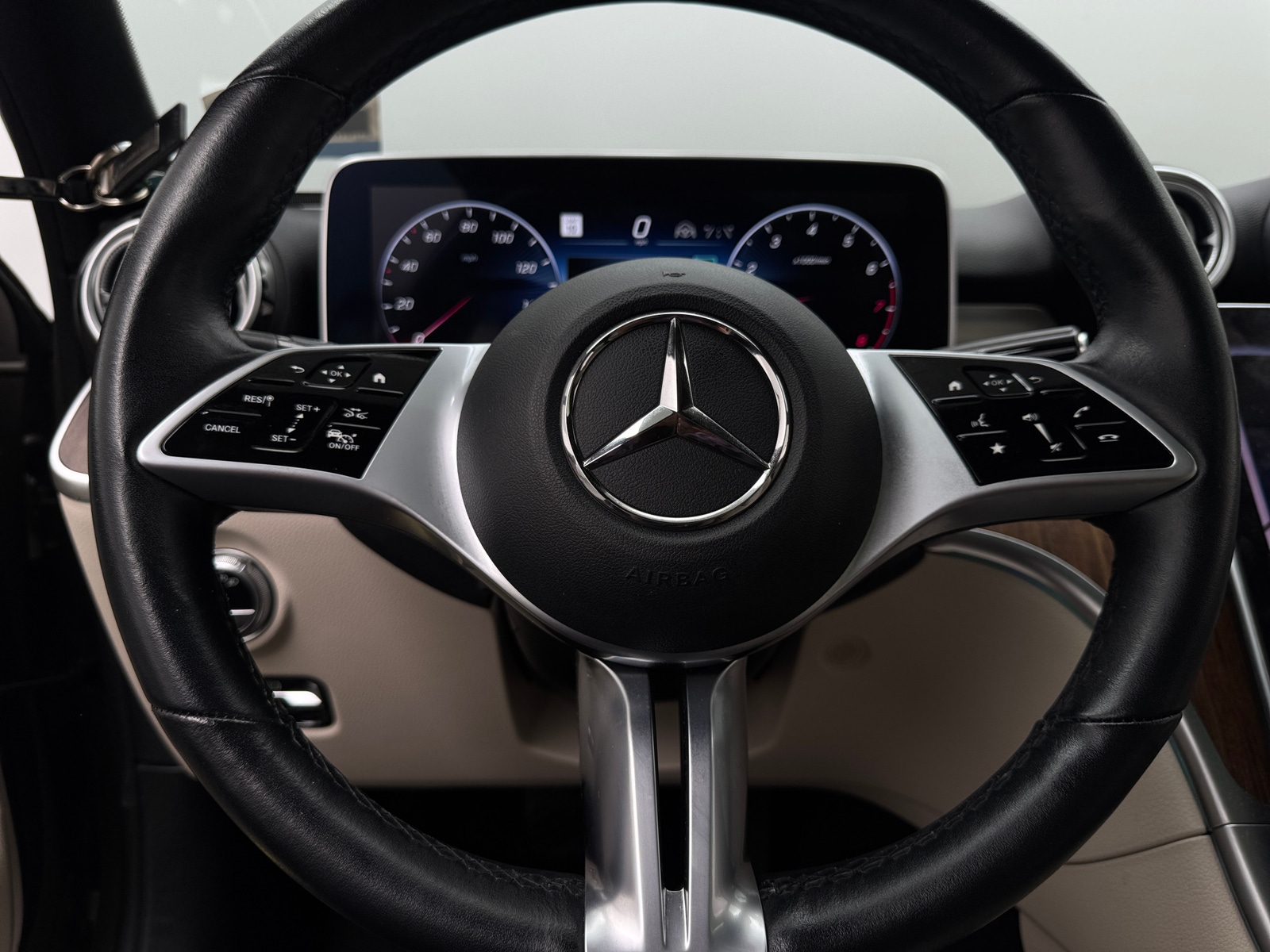 Thumbnail: 2023 Mercedes-Benz C-Class - 4