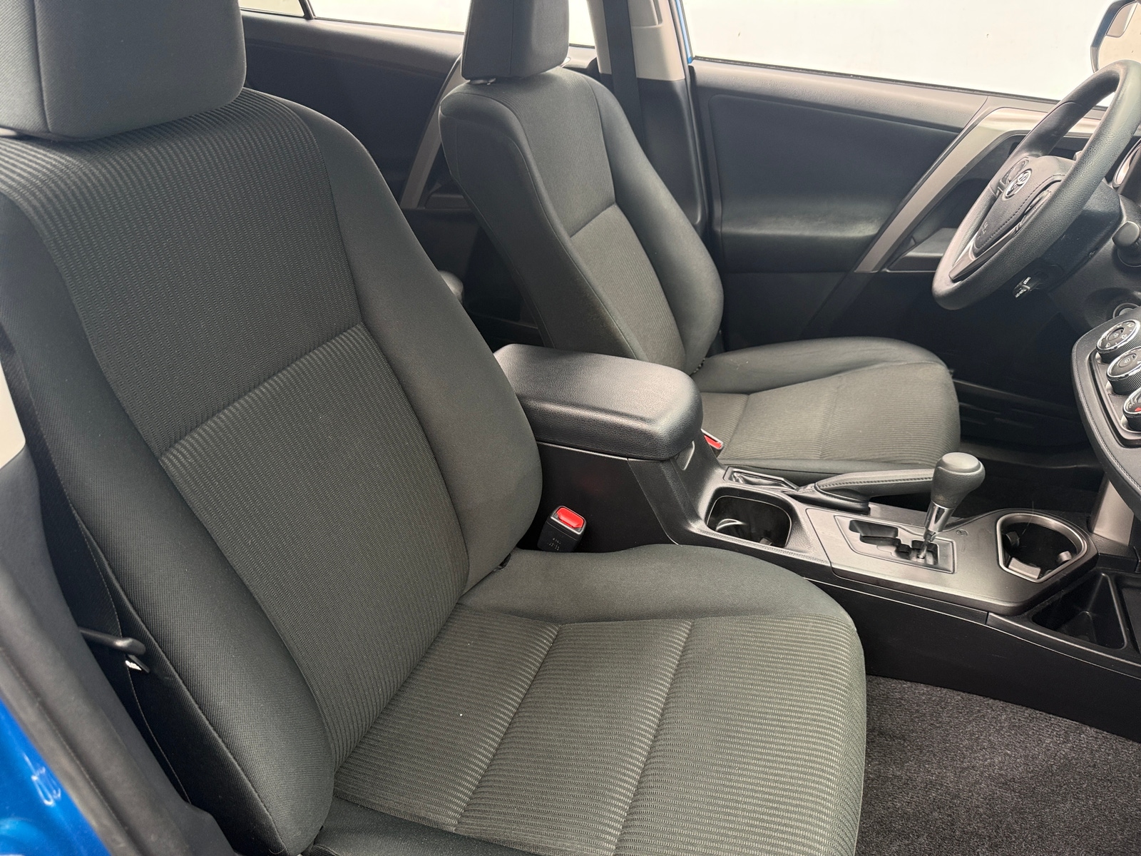 Thumbnail: 2018 Toyota RAV4 - 2