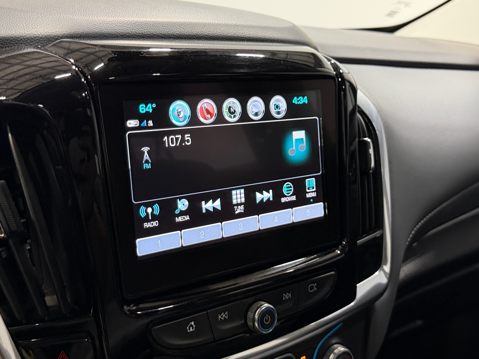 Thumbnail: 2019 Chevrolet Traverse - 3