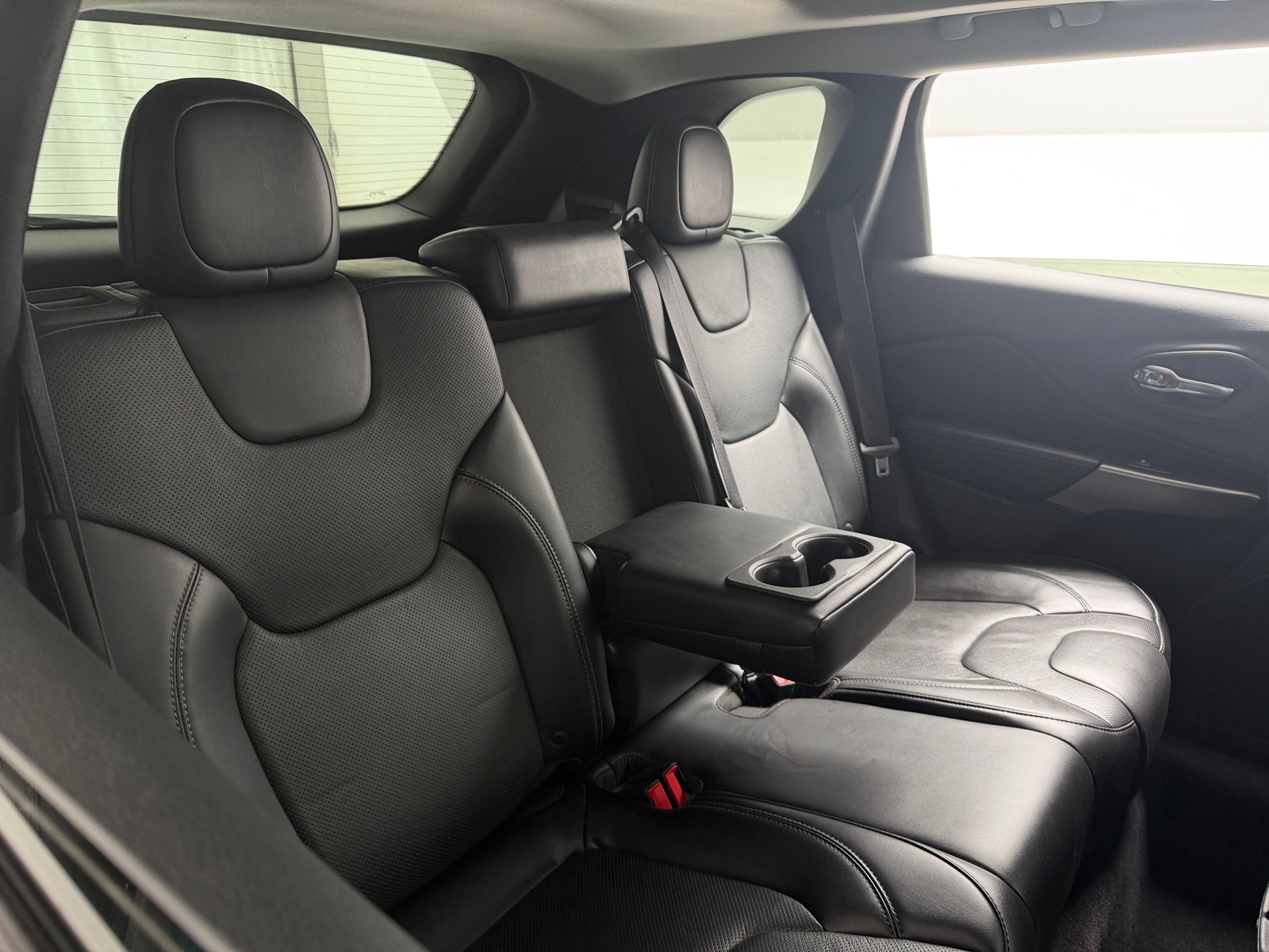 Thumbnail: 2019 Jeep Cherokee - 5