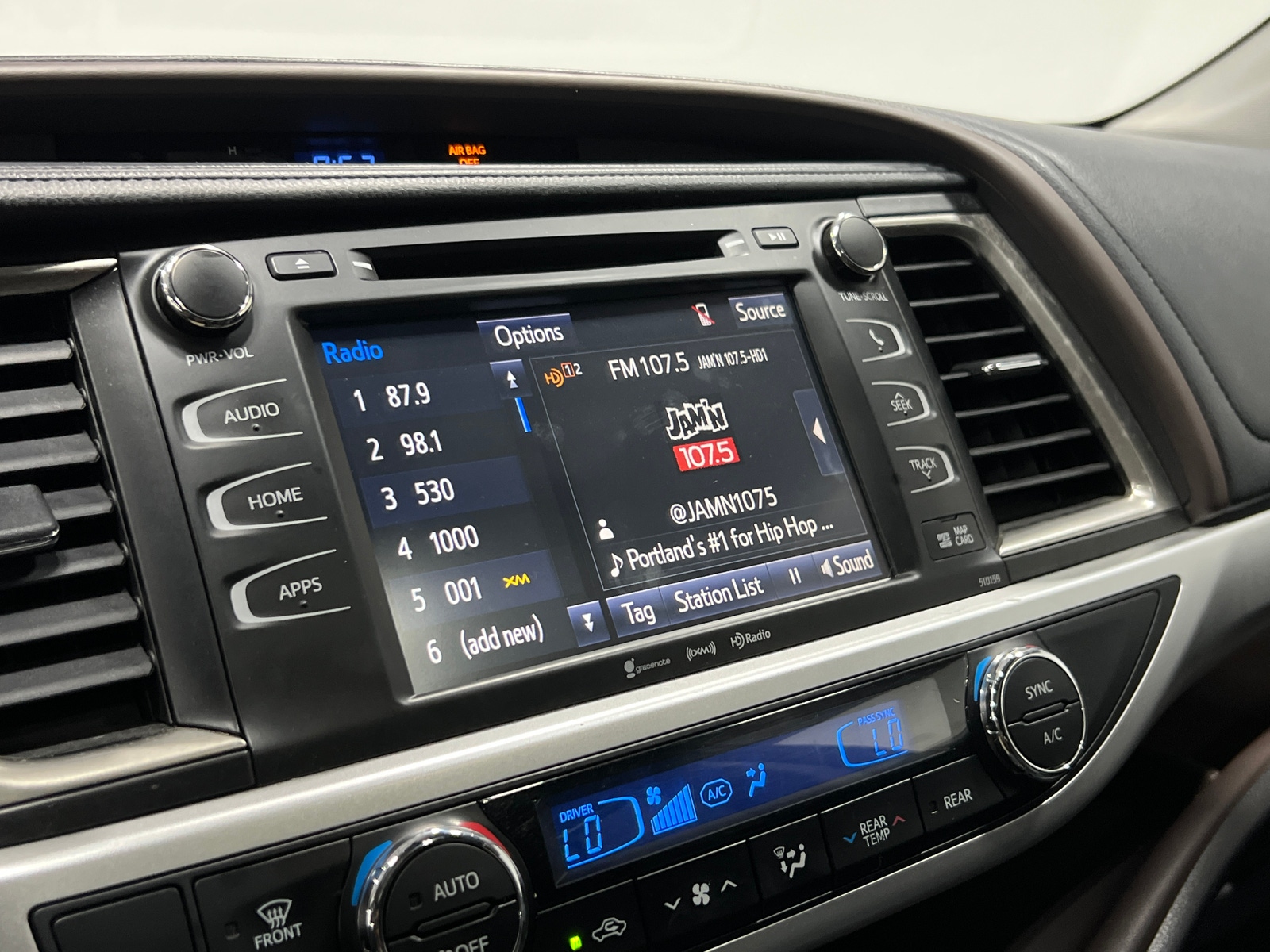Thumbnail: 2016 Toyota Highlander - 3