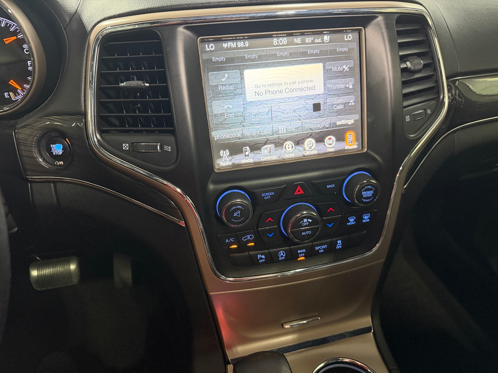 Thumbnail: 2017 Jeep Grand Cherokee - 3