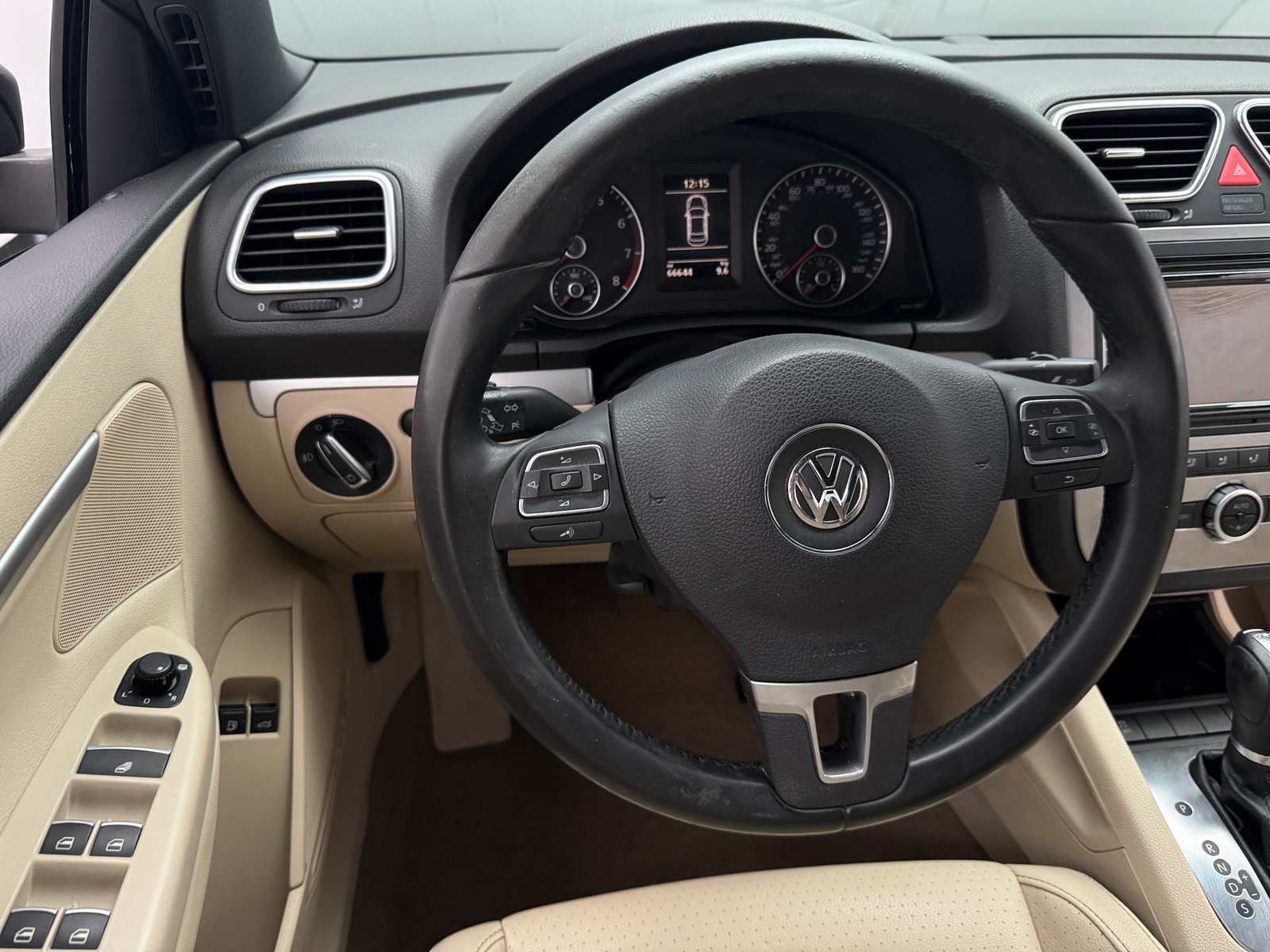Thumbnail: 2013 Volkswagen Eos - 4