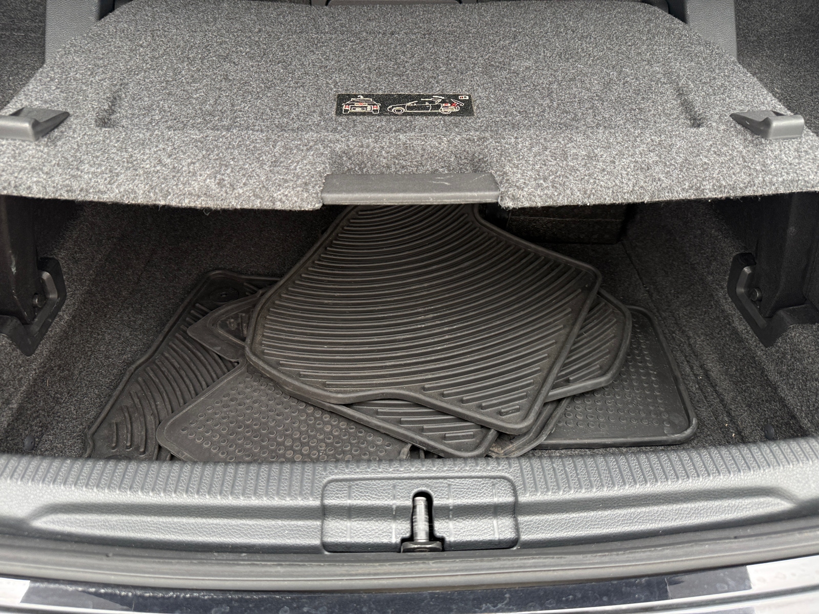 Thumbnail: 2013 Volkswagen Eos - 6