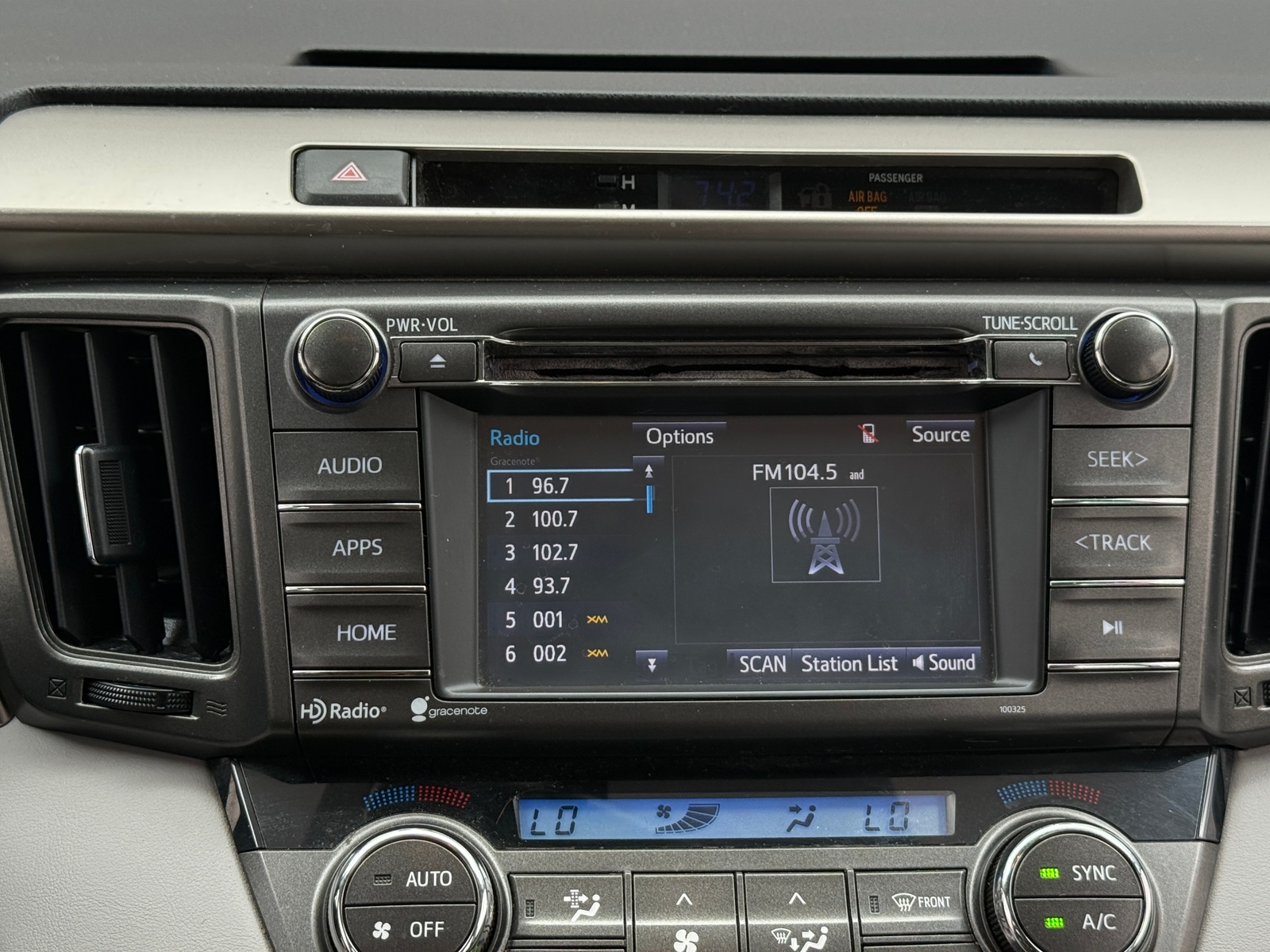 Thumbnail: 2015 Toyota RAV4 - 4