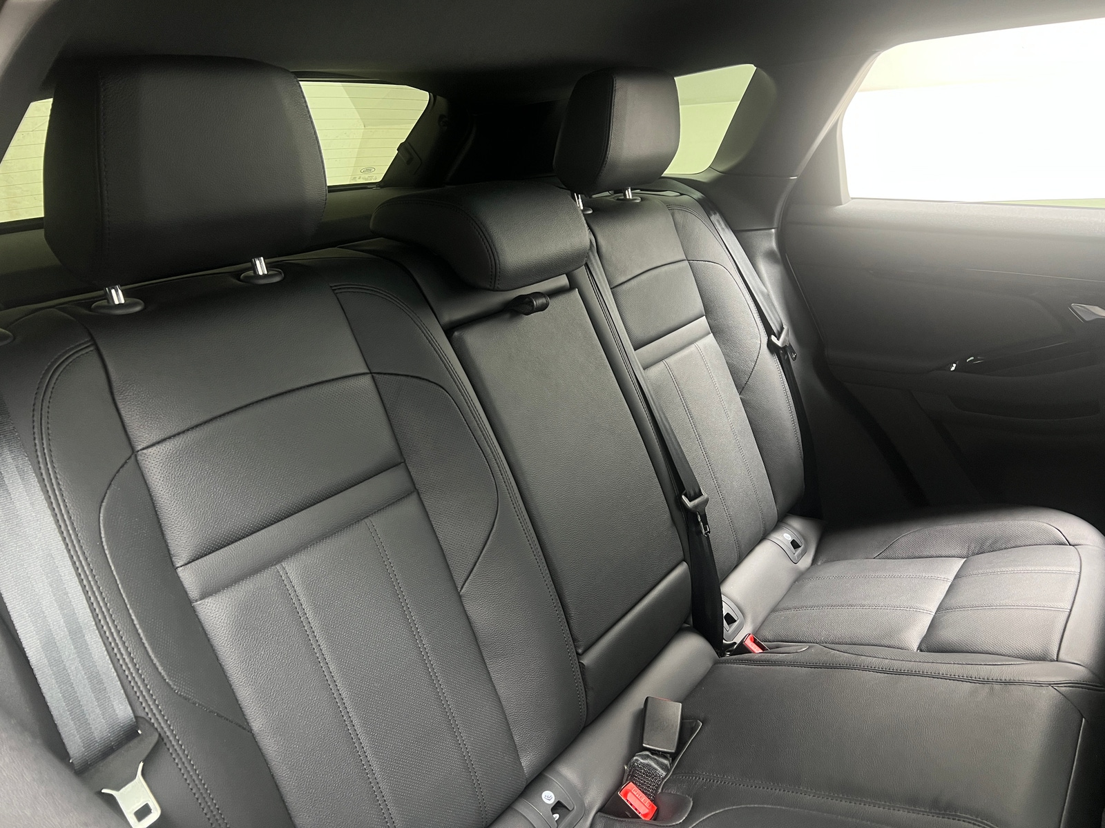 Thumbnail: 2024 Land Rover Range Rover Evoque - 6
