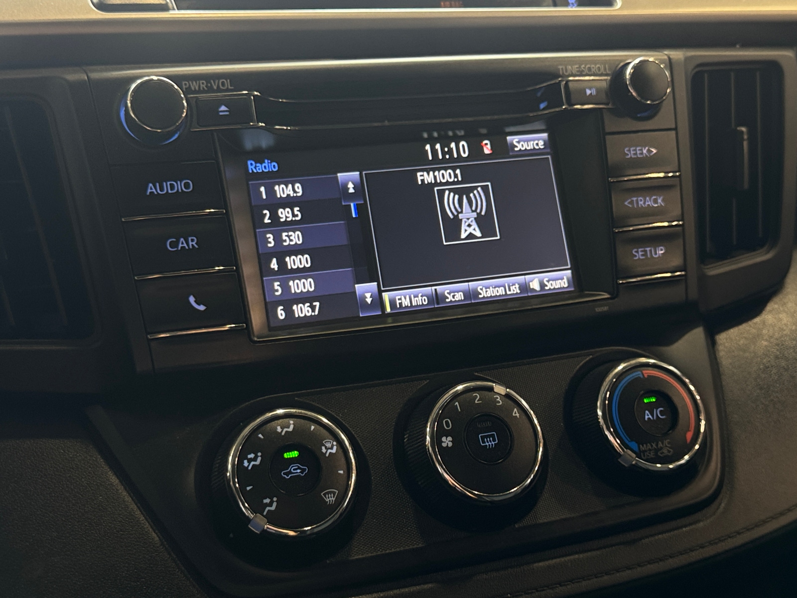 Thumbnail: 2016 Toyota RAV4 - 4