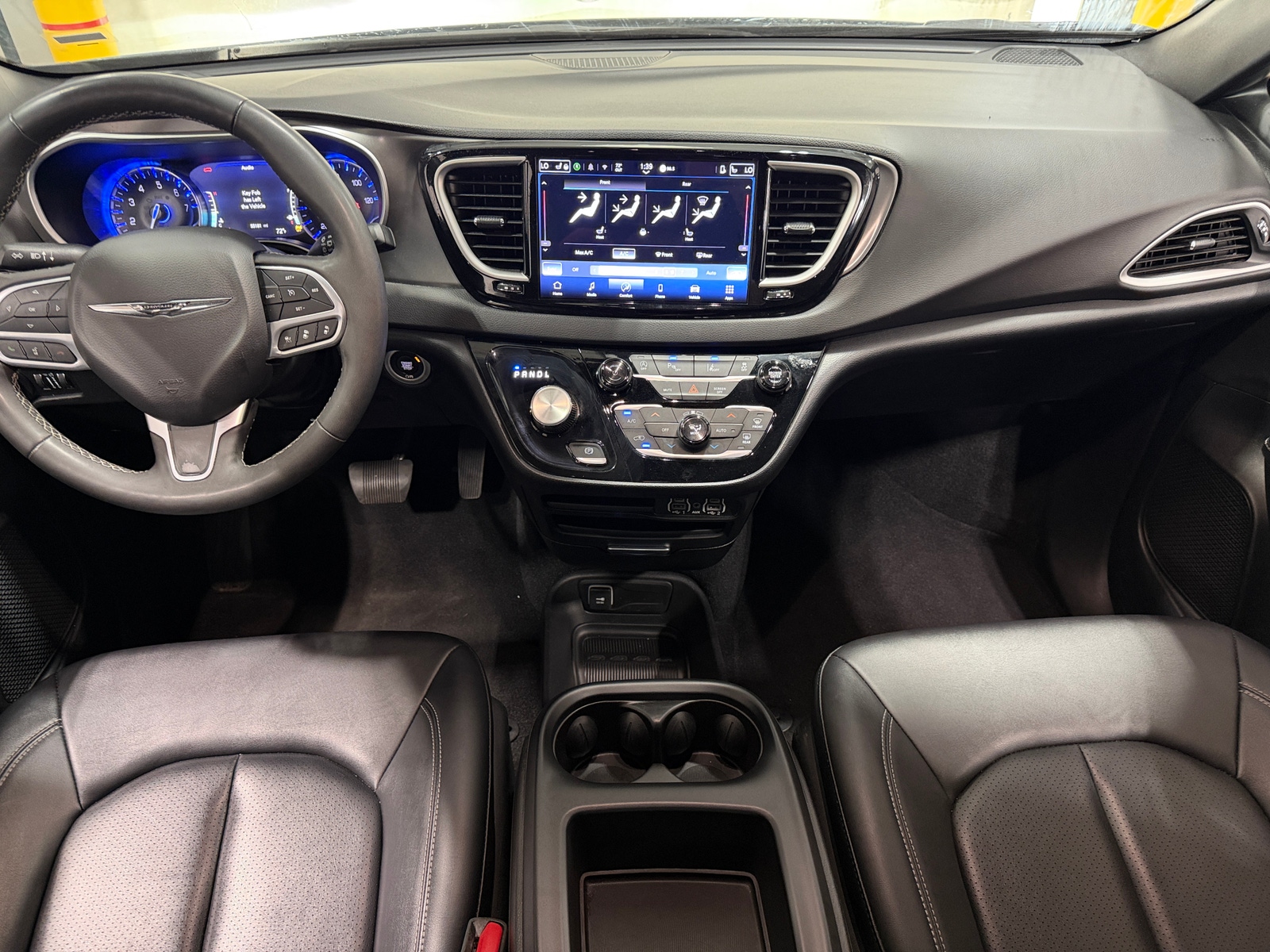Thumbnail: 2025 Chrysler Pacifica - 2