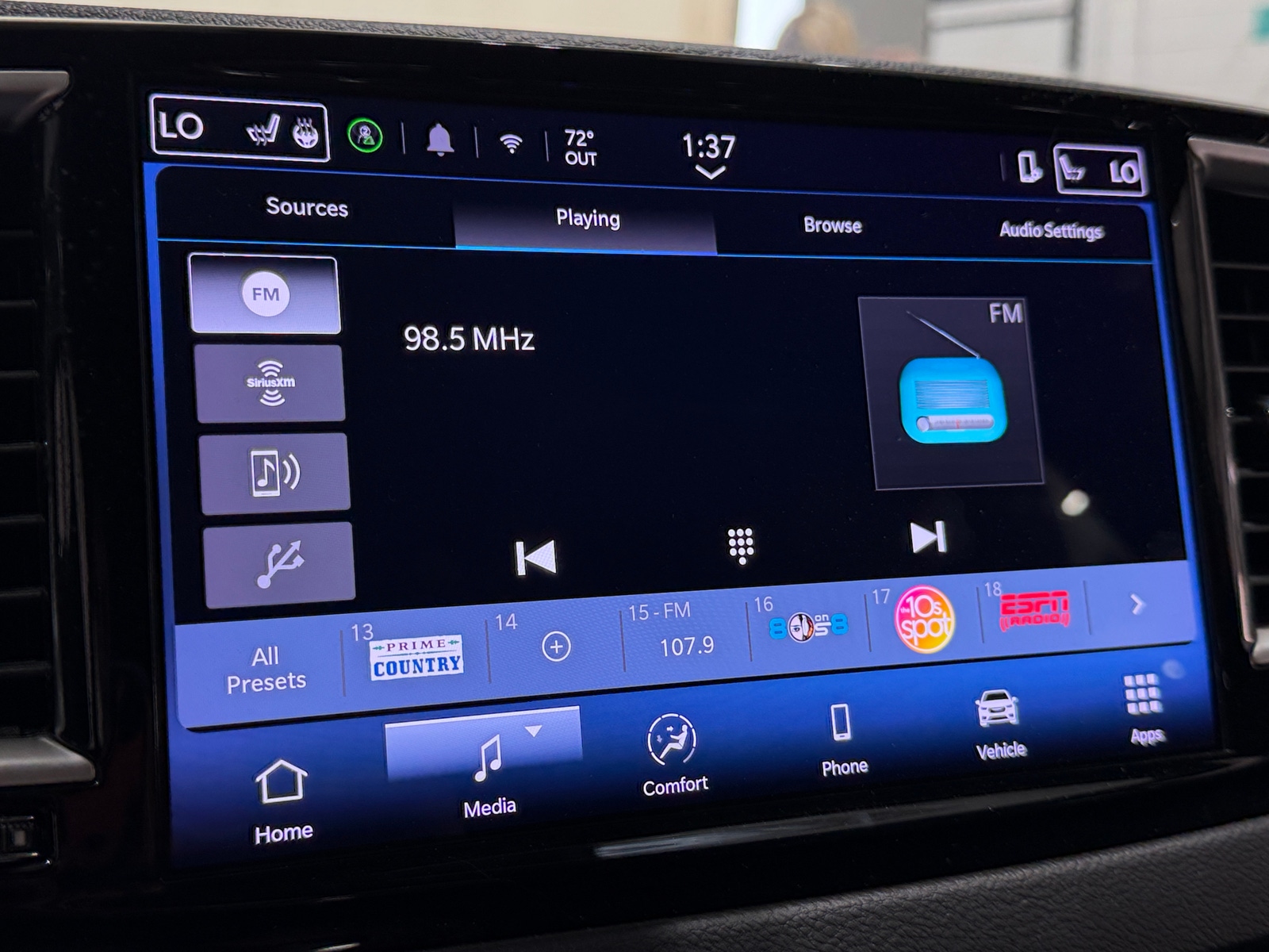 Thumbnail: 2025 Chrysler Pacifica - 3