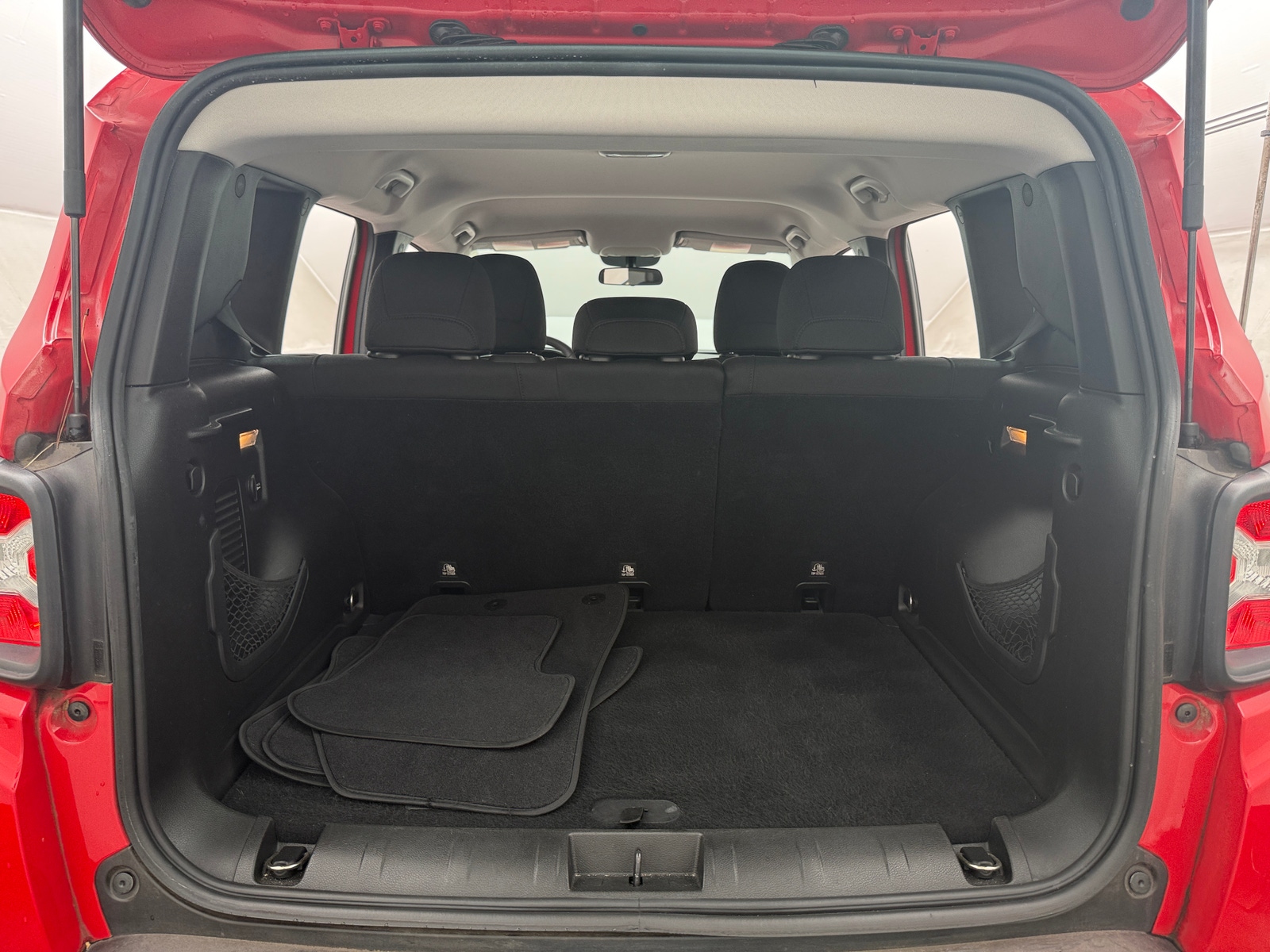 Thumbnail: 2016 Jeep Renegade - 7