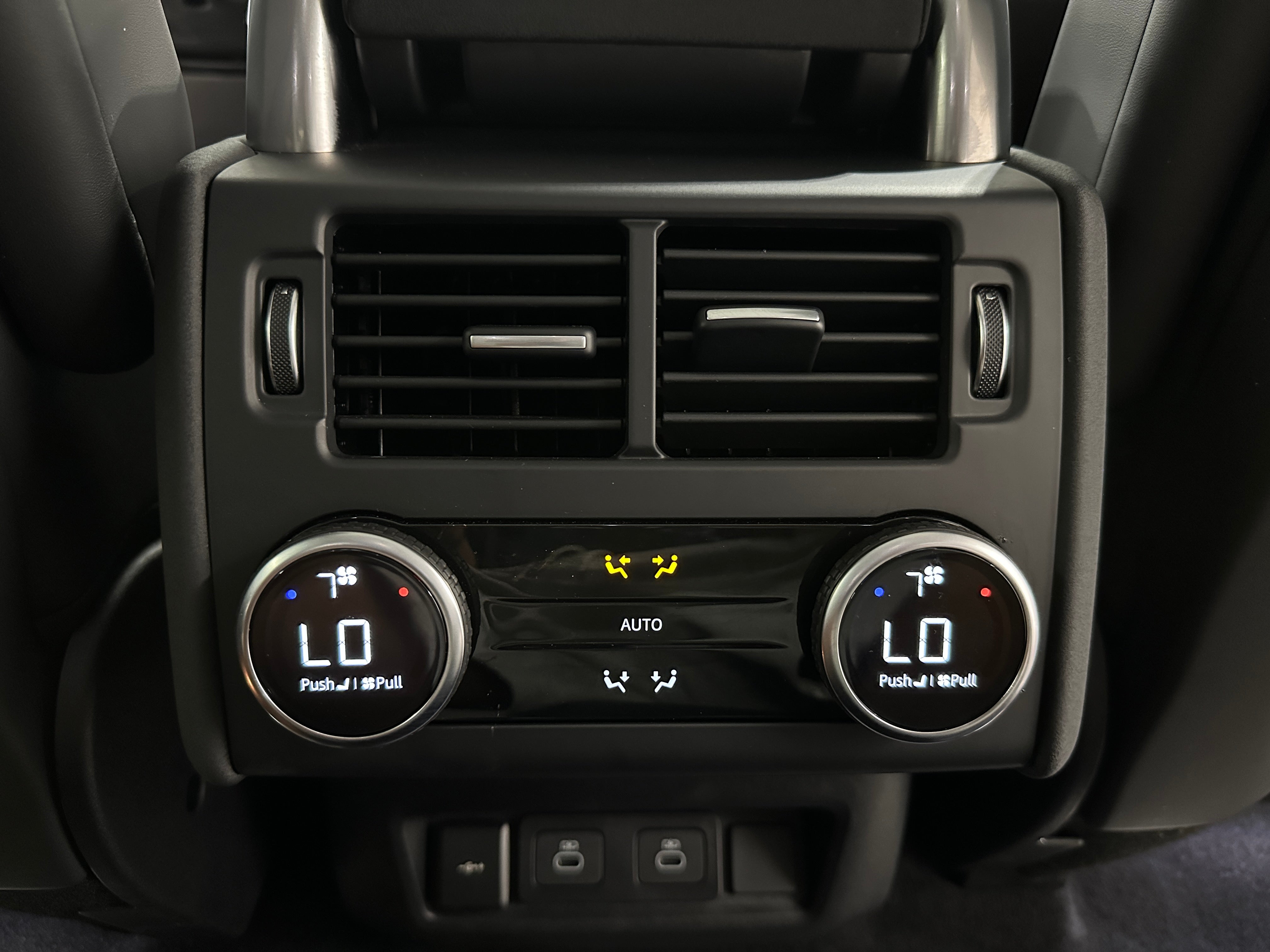 2025 Land Rover Discovery Dynamic SE