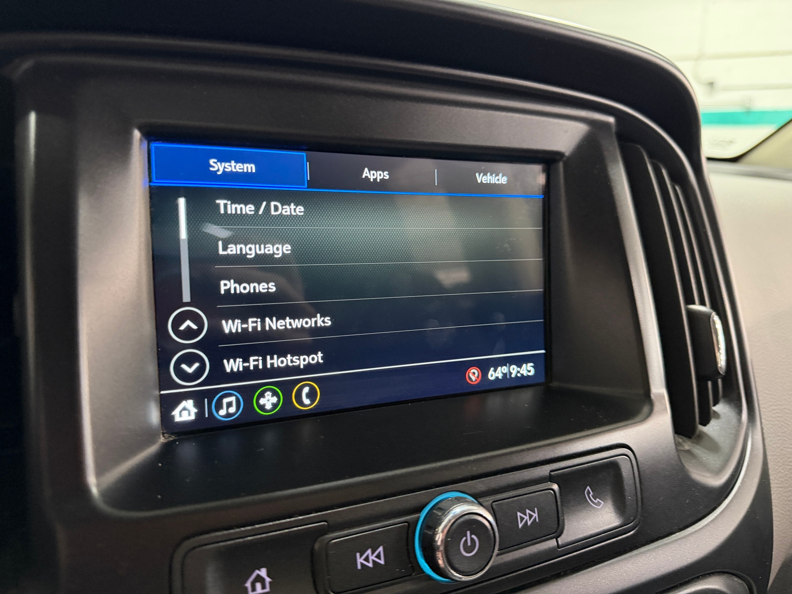 Thumbnail: 2019 Chevrolet Colorado - 4