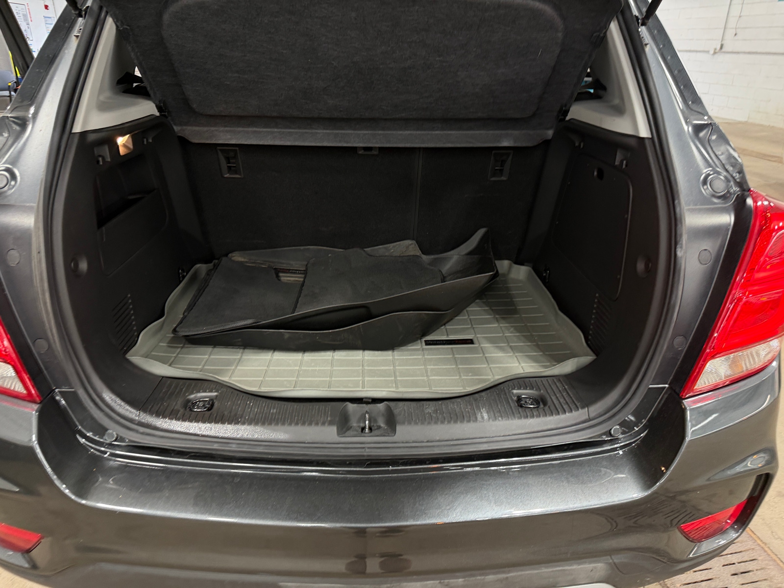 Thumbnail: 2018 Chevrolet Trax - 6