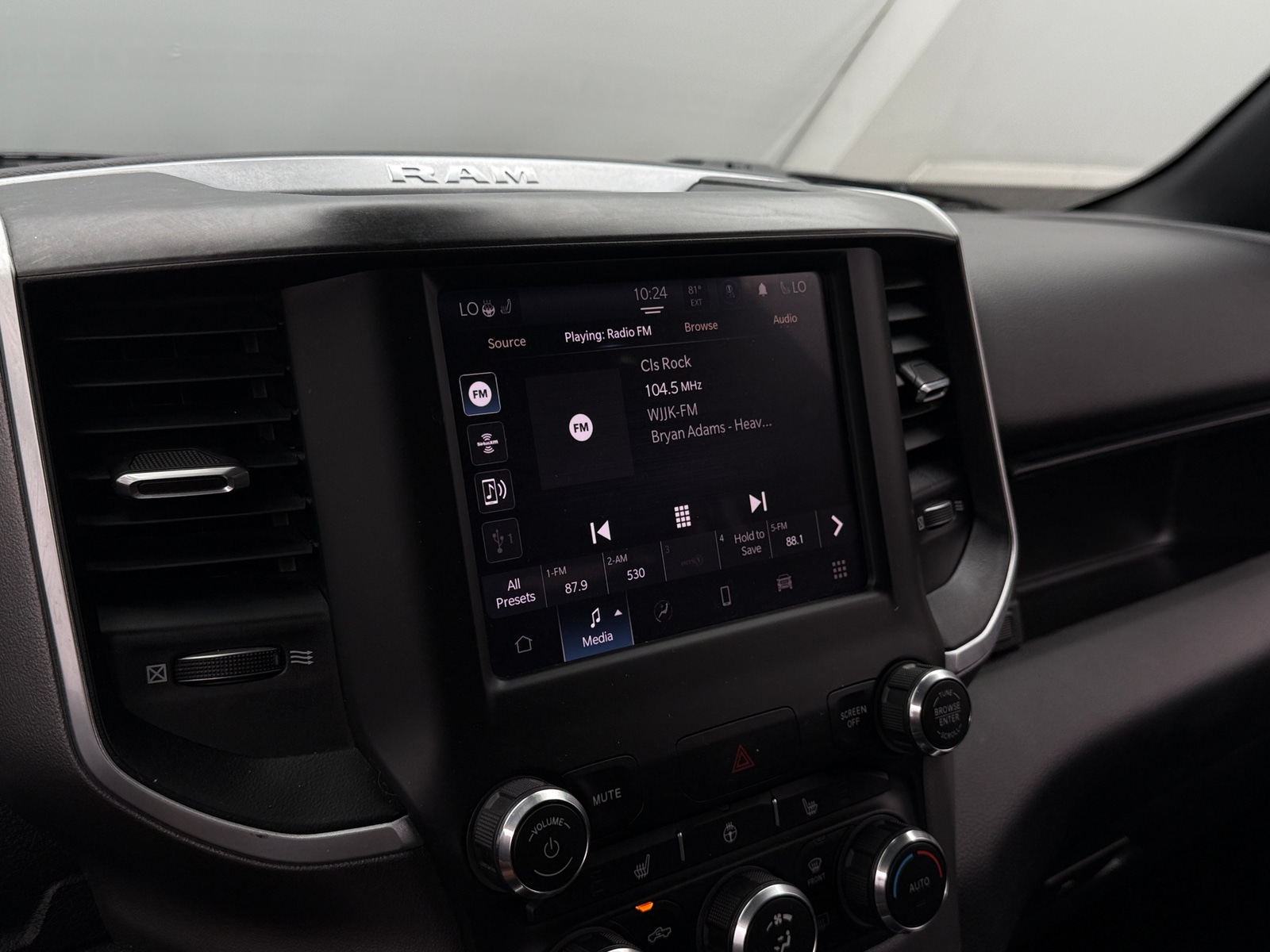 Thumbnail: 2022 RAM 1500 - 4