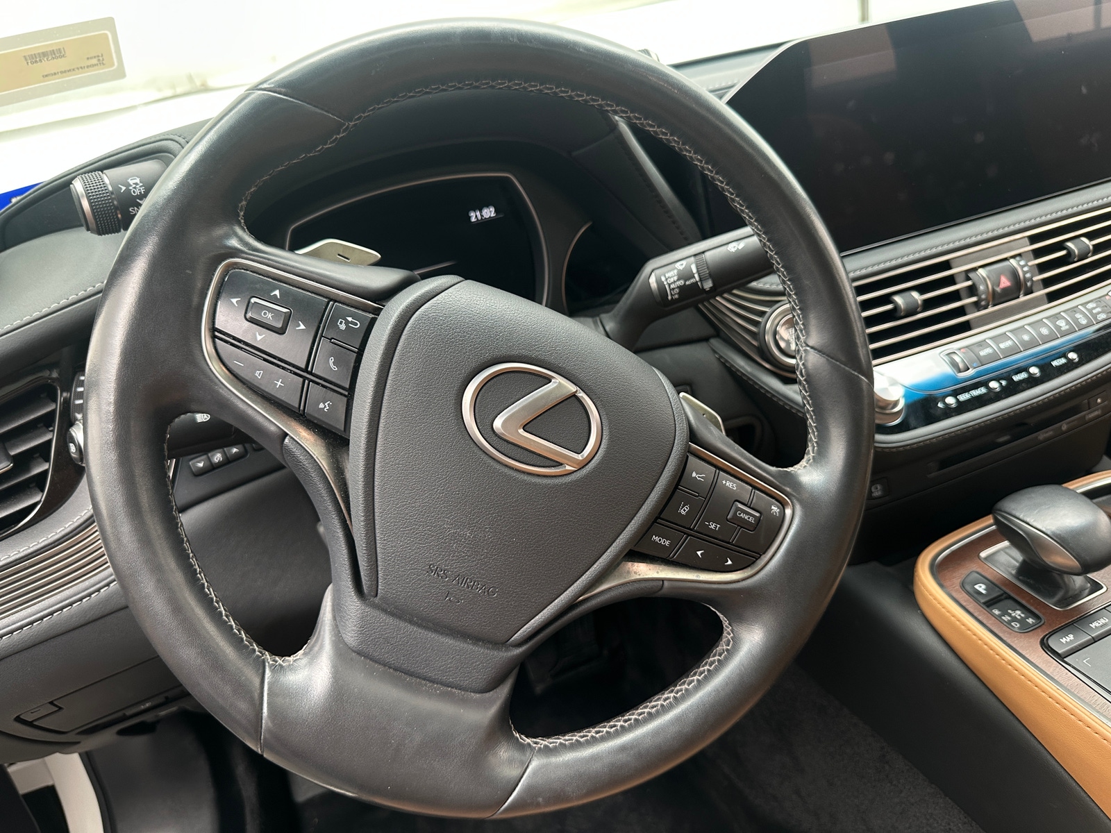 Thumbnail: 2022 Lexus LS - 4