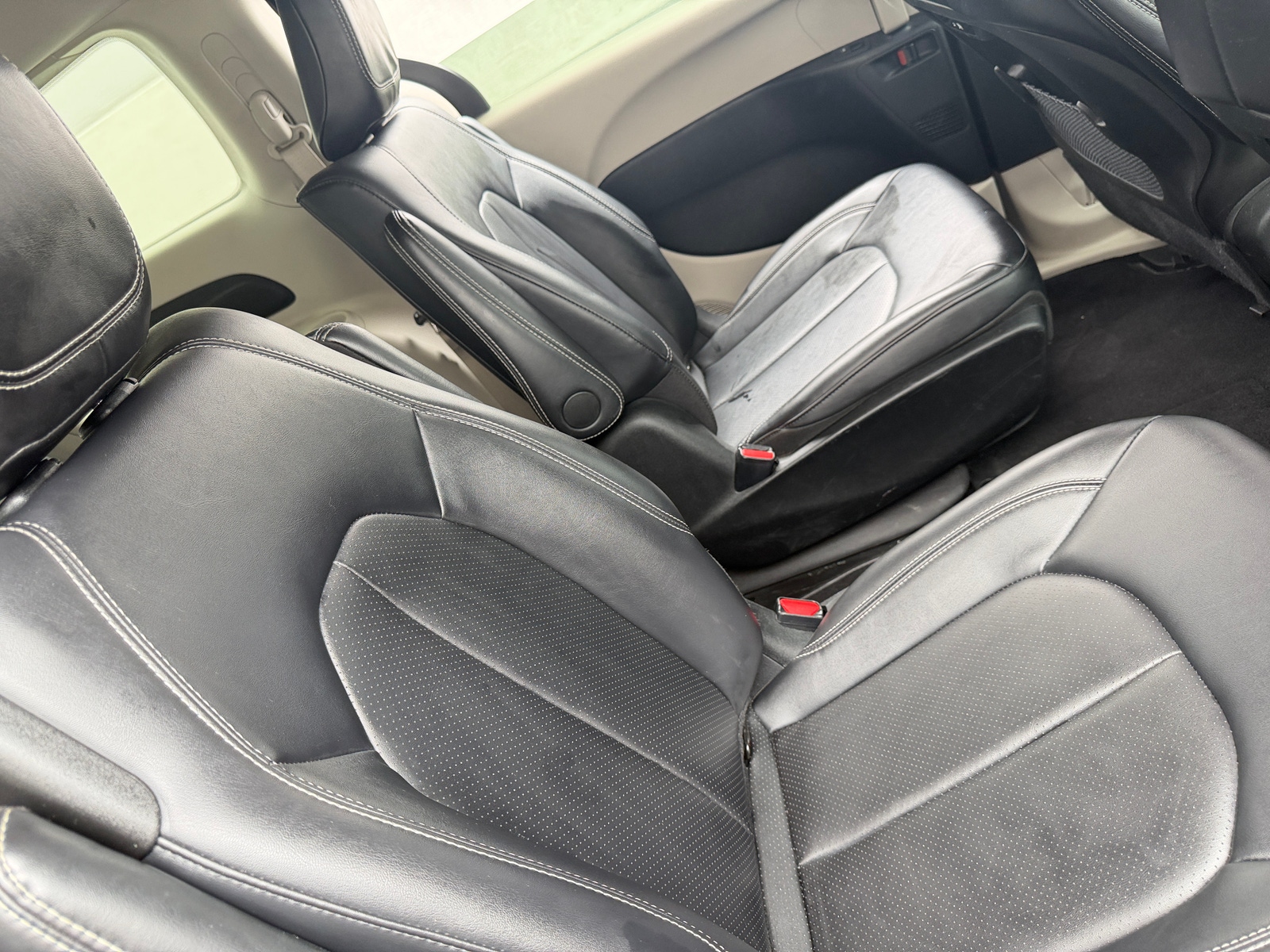 Thumbnail: 2024 Chrysler Pacifica - 5