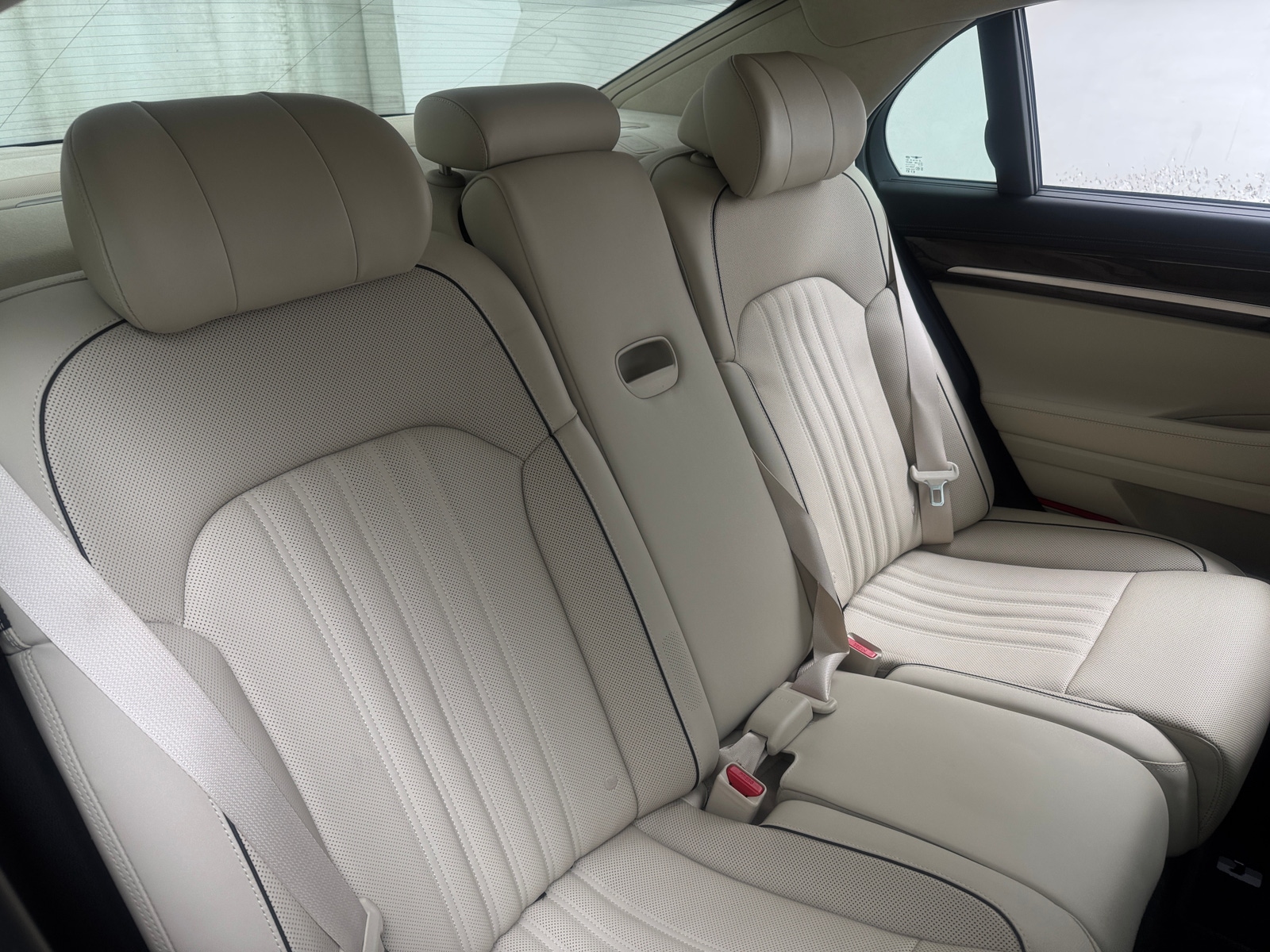Thumbnail: 2019 Genesis G90 - 2
