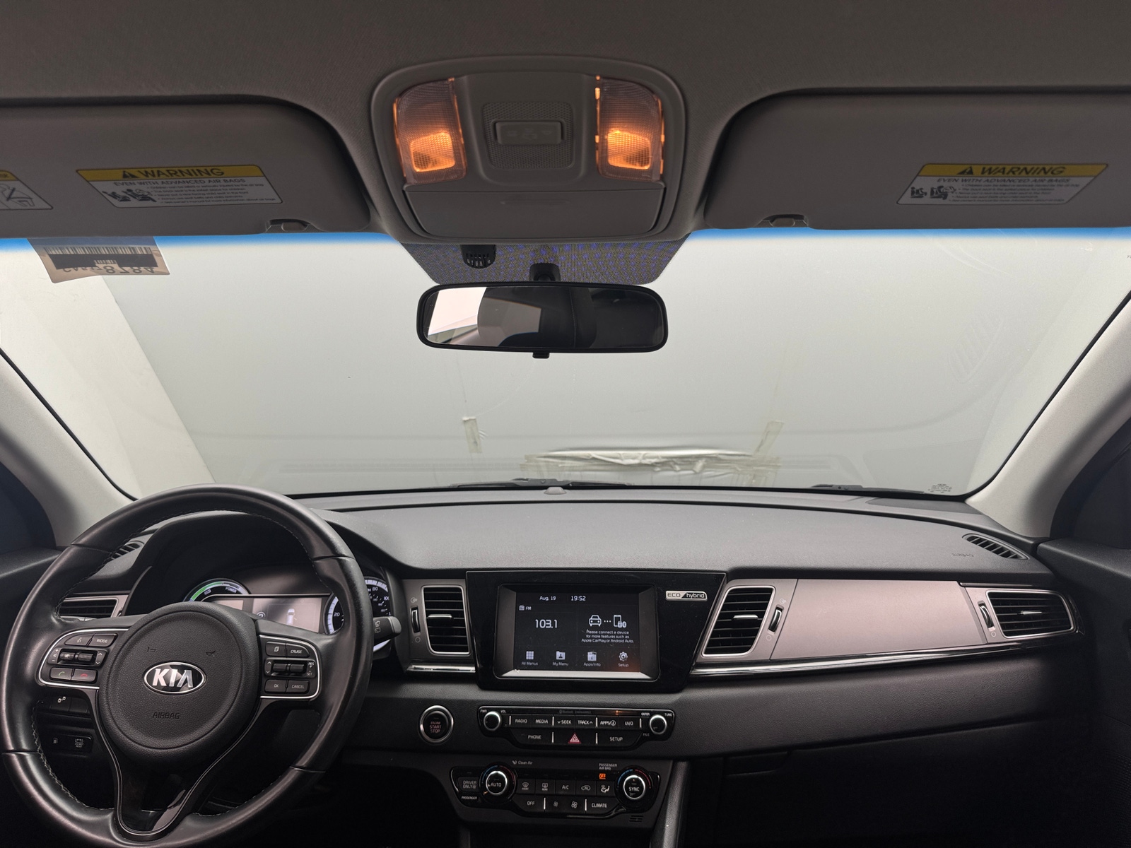 Thumbnail: 2017 Kia Niro - 3