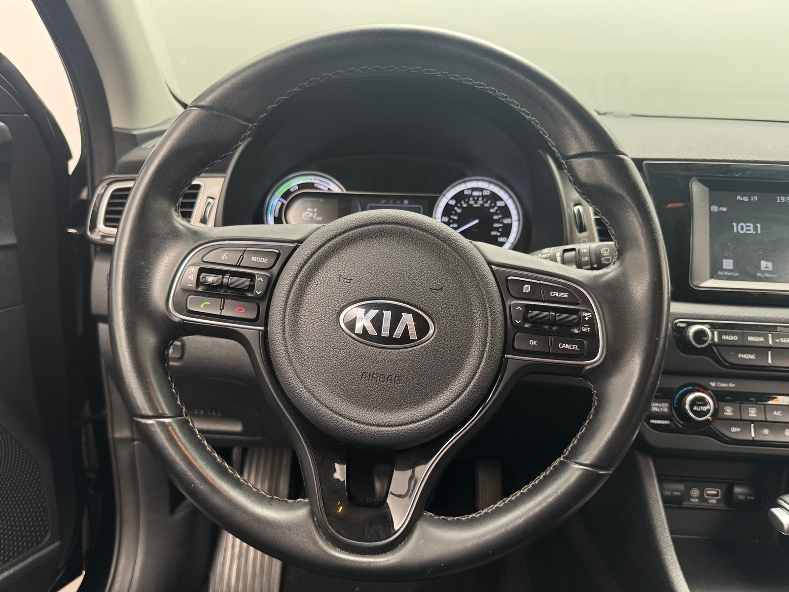 Thumbnail: 2017 Kia Niro - 5
