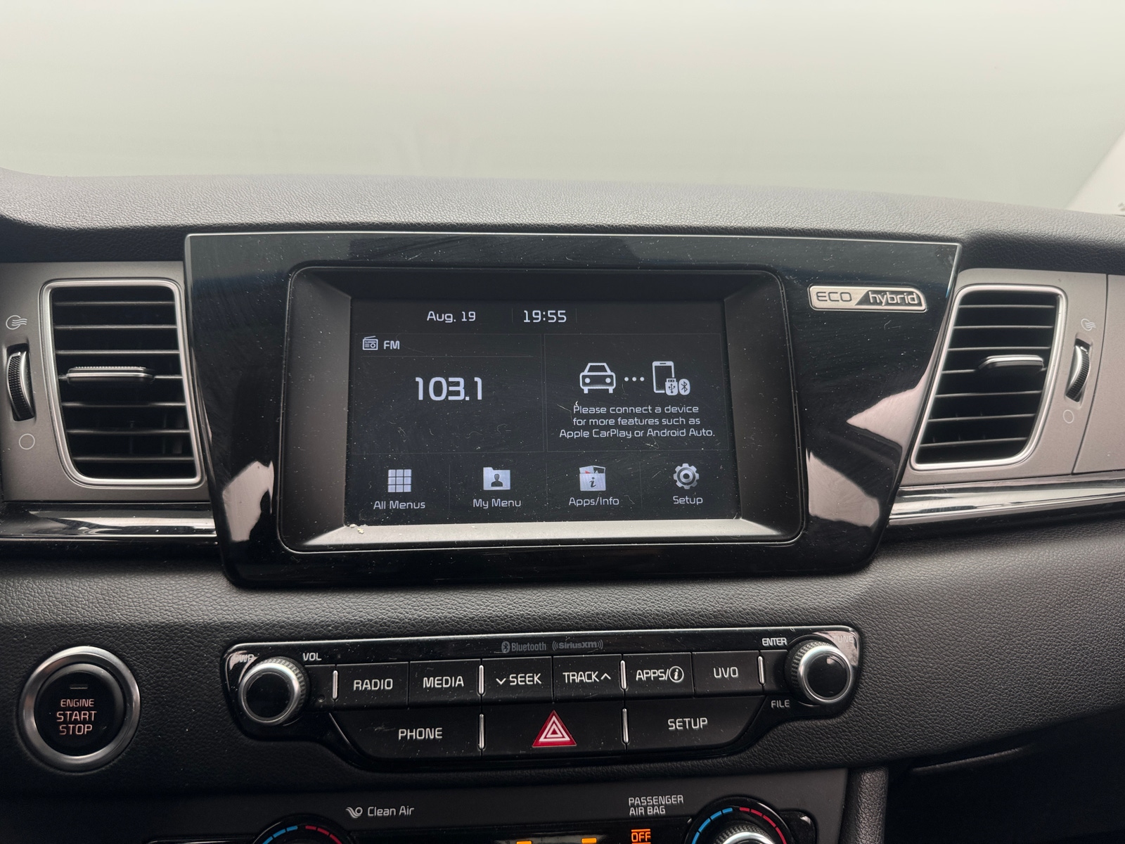 Thumbnail: 2017 Kia Niro - 4