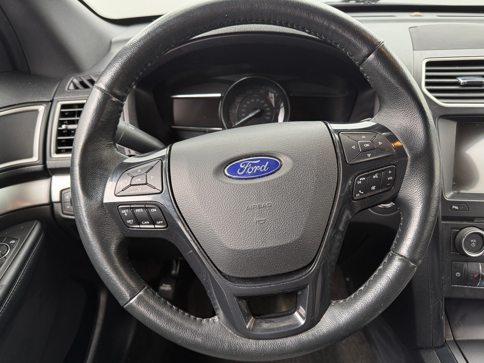 Thumbnail: 2017 Ford Explorer - 5