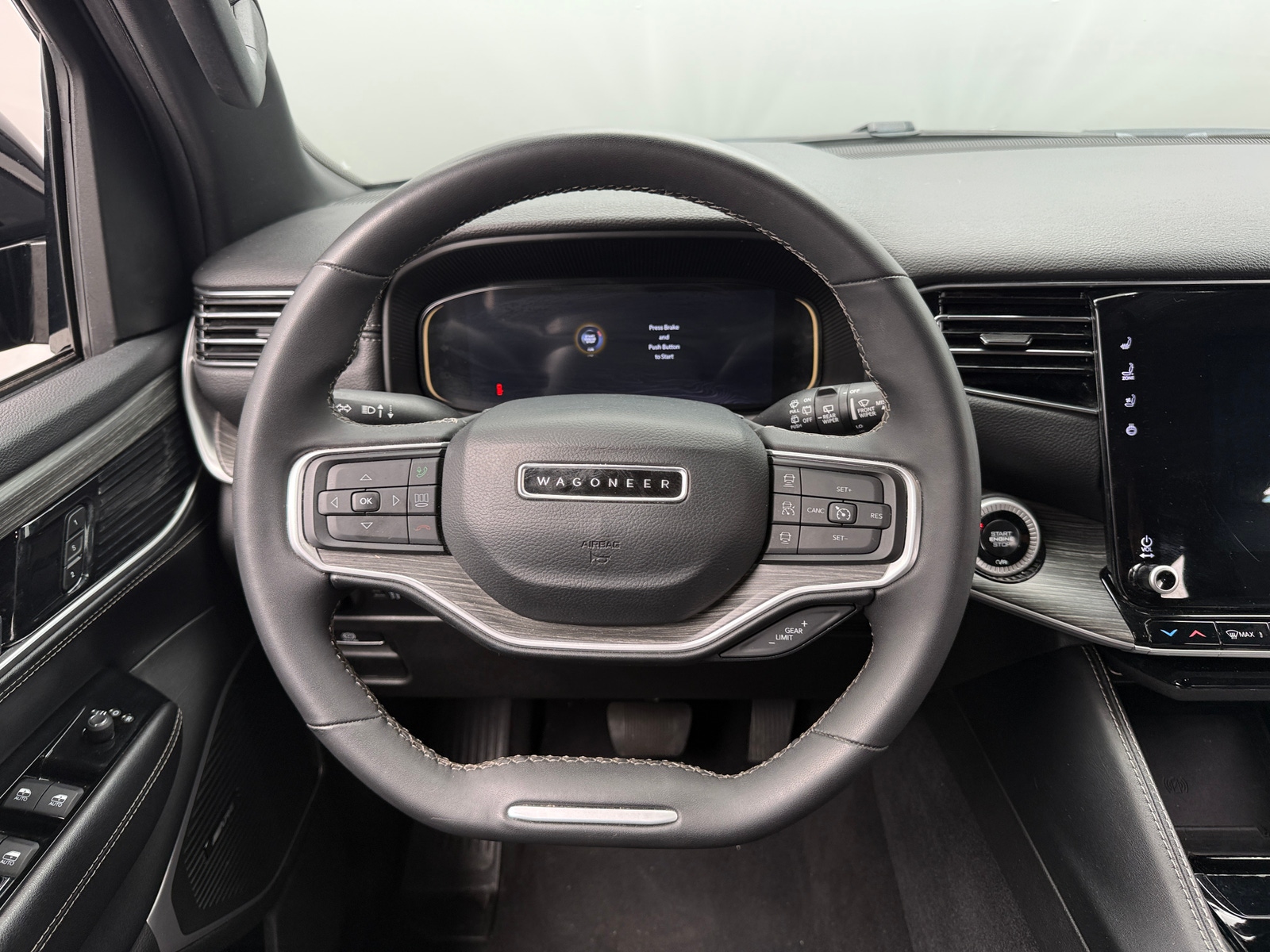 Thumbnail: 2024 Jeep Wagoneer - 4