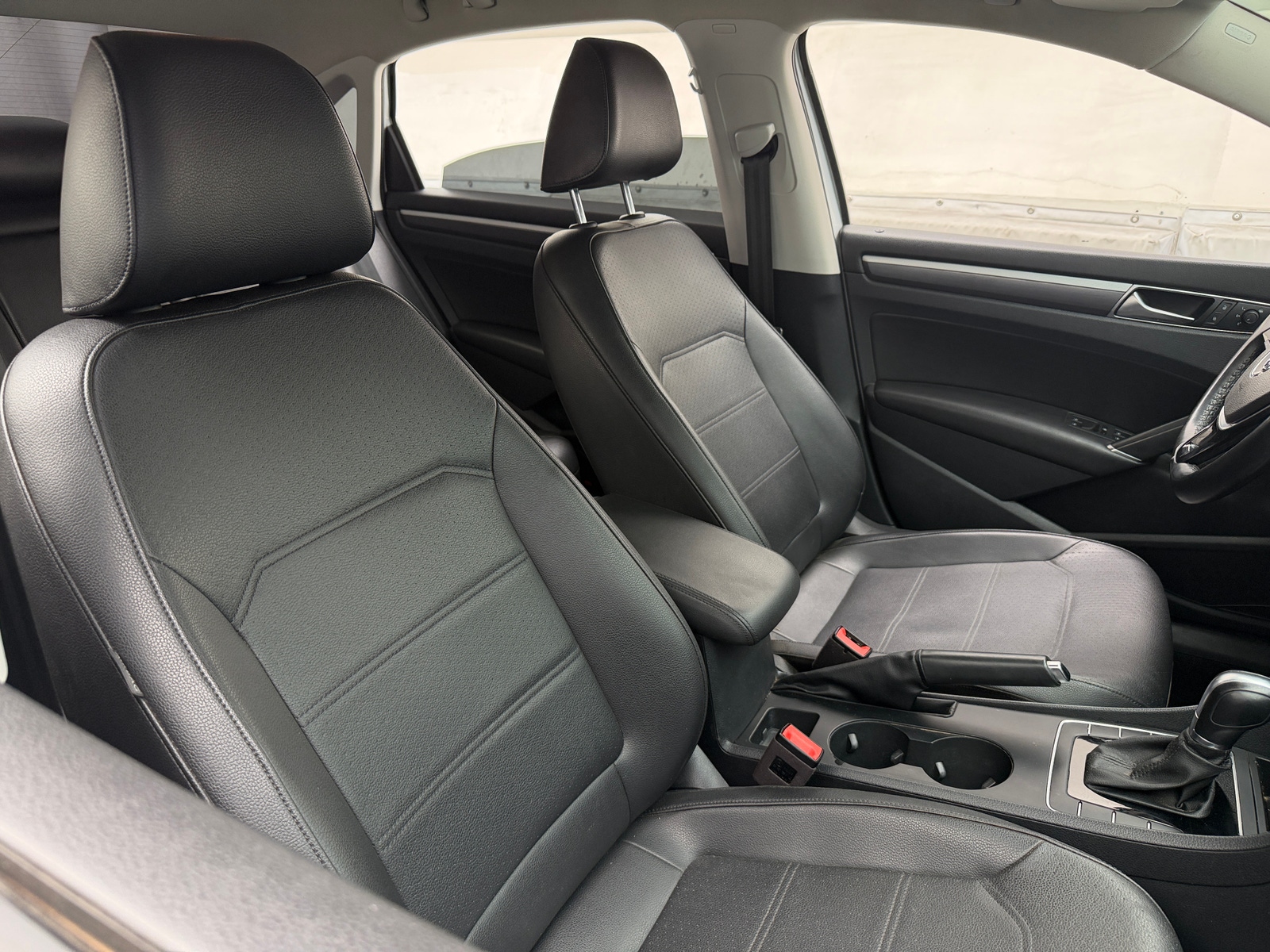 Thumbnail: 2018 Volkswagen Passat - 2