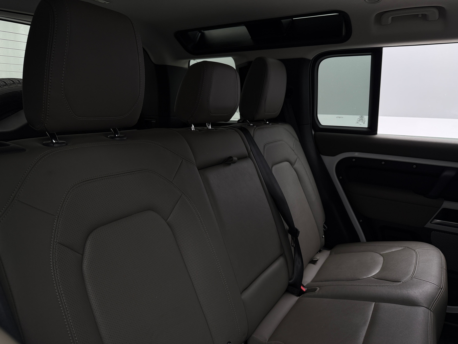 Thumbnail: 2024 Land Rover Defender - 6