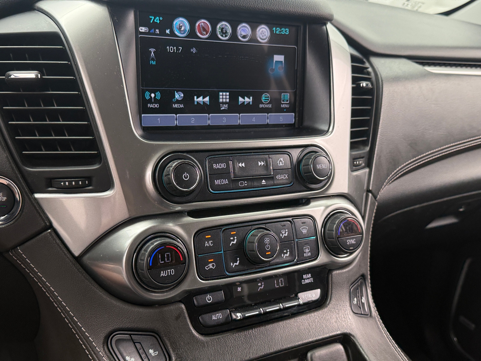 Thumbnail: 2020 Chevrolet Tahoe - 3