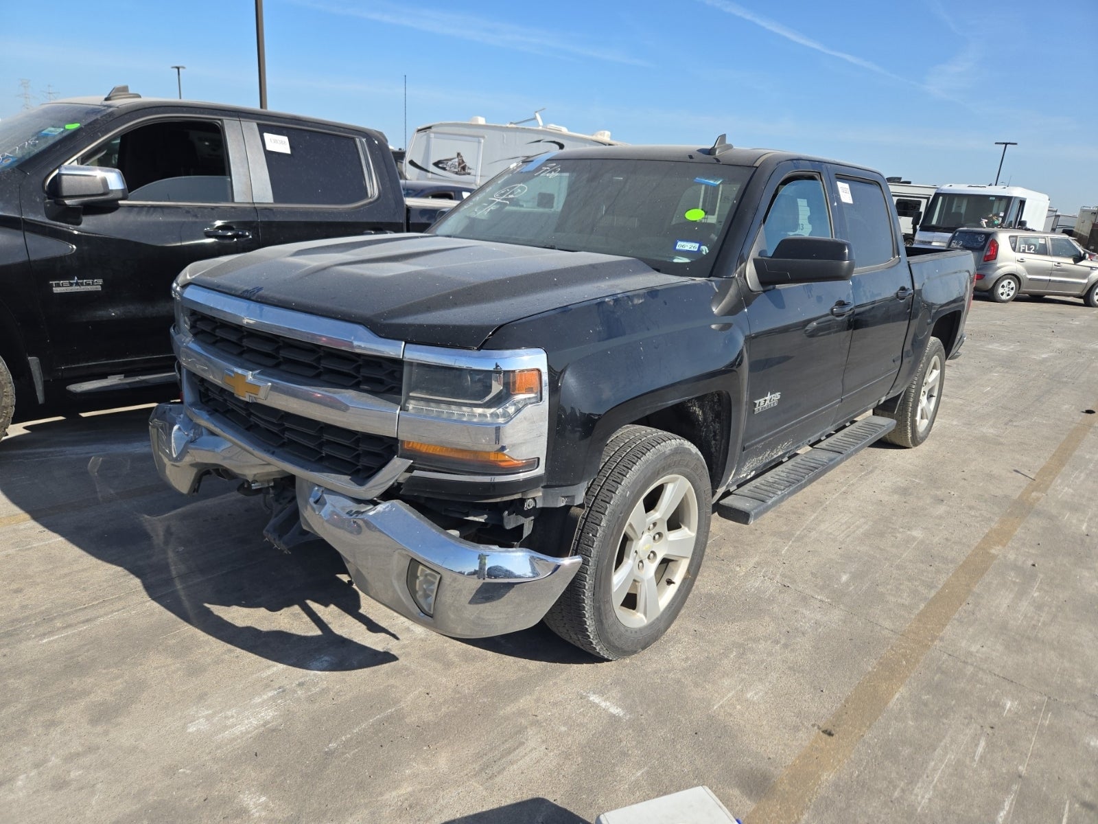2017 Chevrolet Silverado 1500 2WD Crew Cab 143.5" LT W/1lt