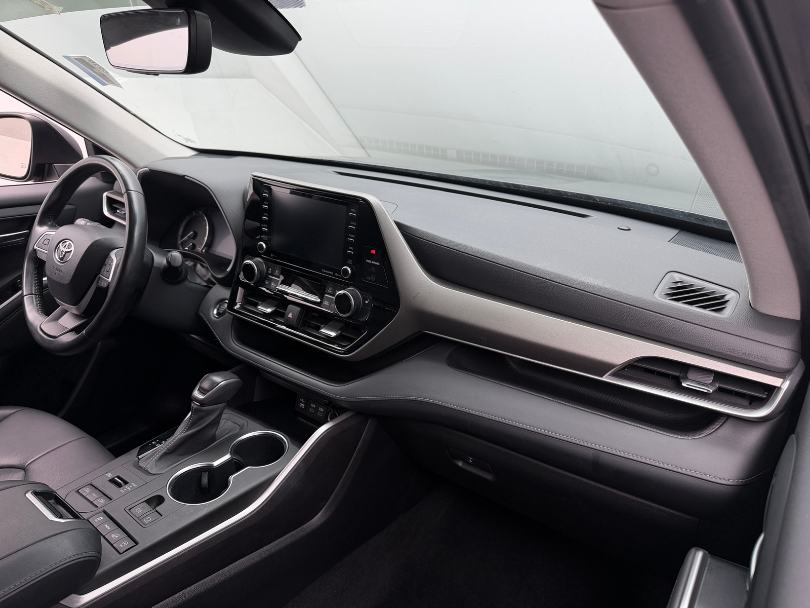Thumbnail: 2022 Toyota Highlander - 2