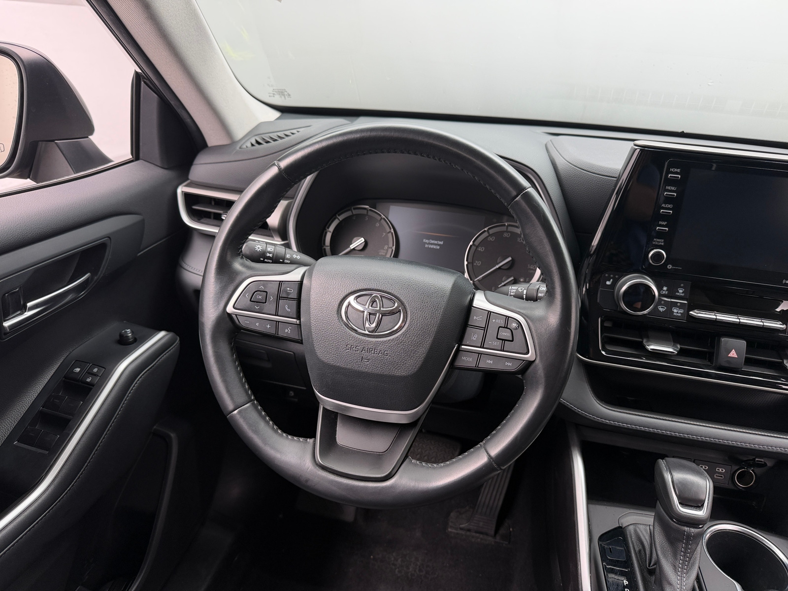 Thumbnail: 2022 Toyota Highlander - 4