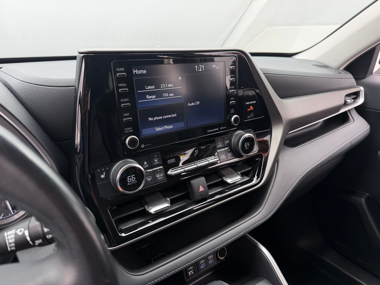 Thumbnail: 2022 Toyota Highlander - 3