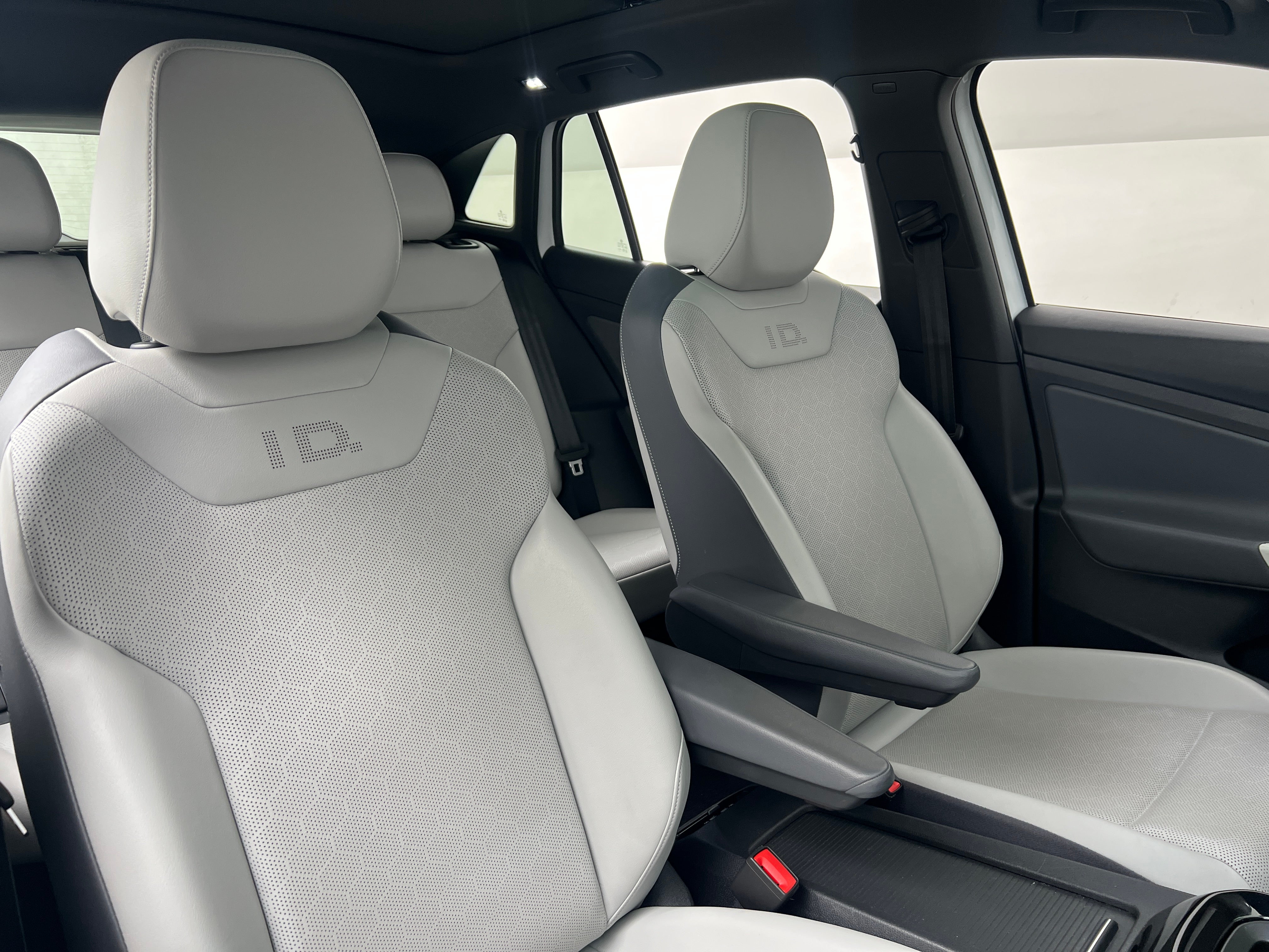Used 2021 Volkswagen ID.4 1st Edition with VIN WVGDMPE27MP023101 for sale in Oak Creek, WI