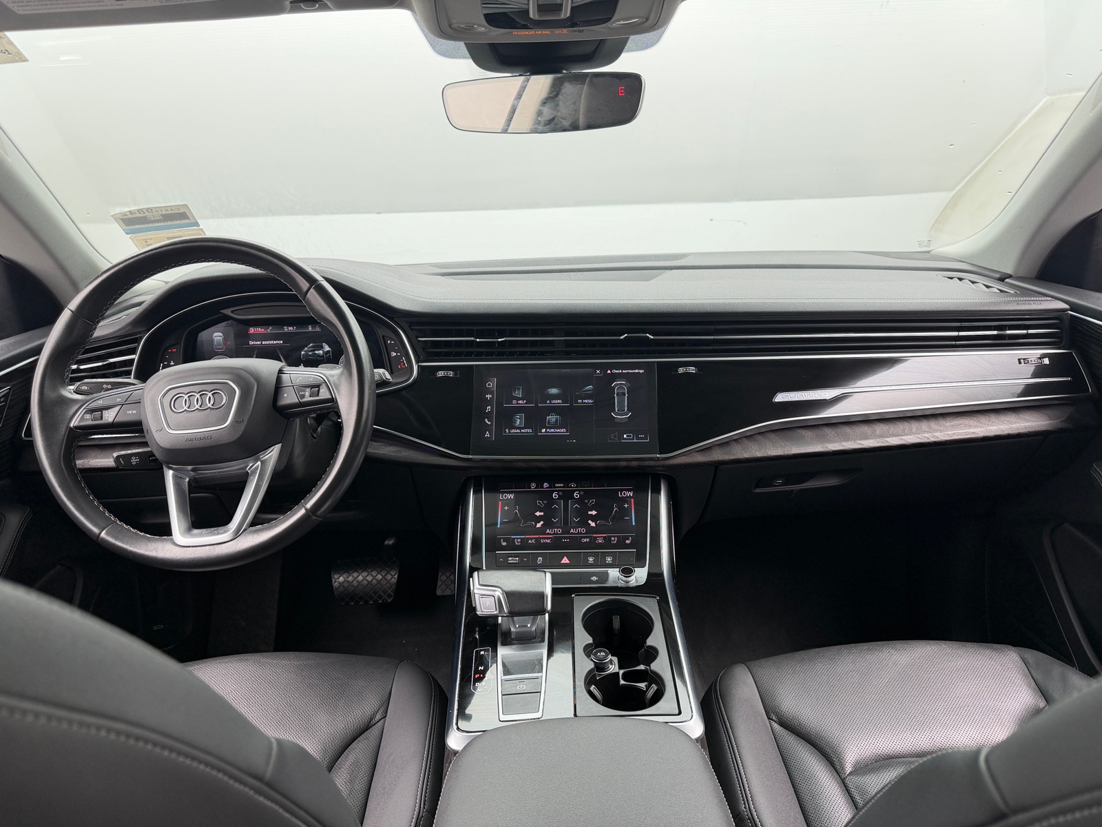 Thumbnail: 2023 Audi Q8 - 2