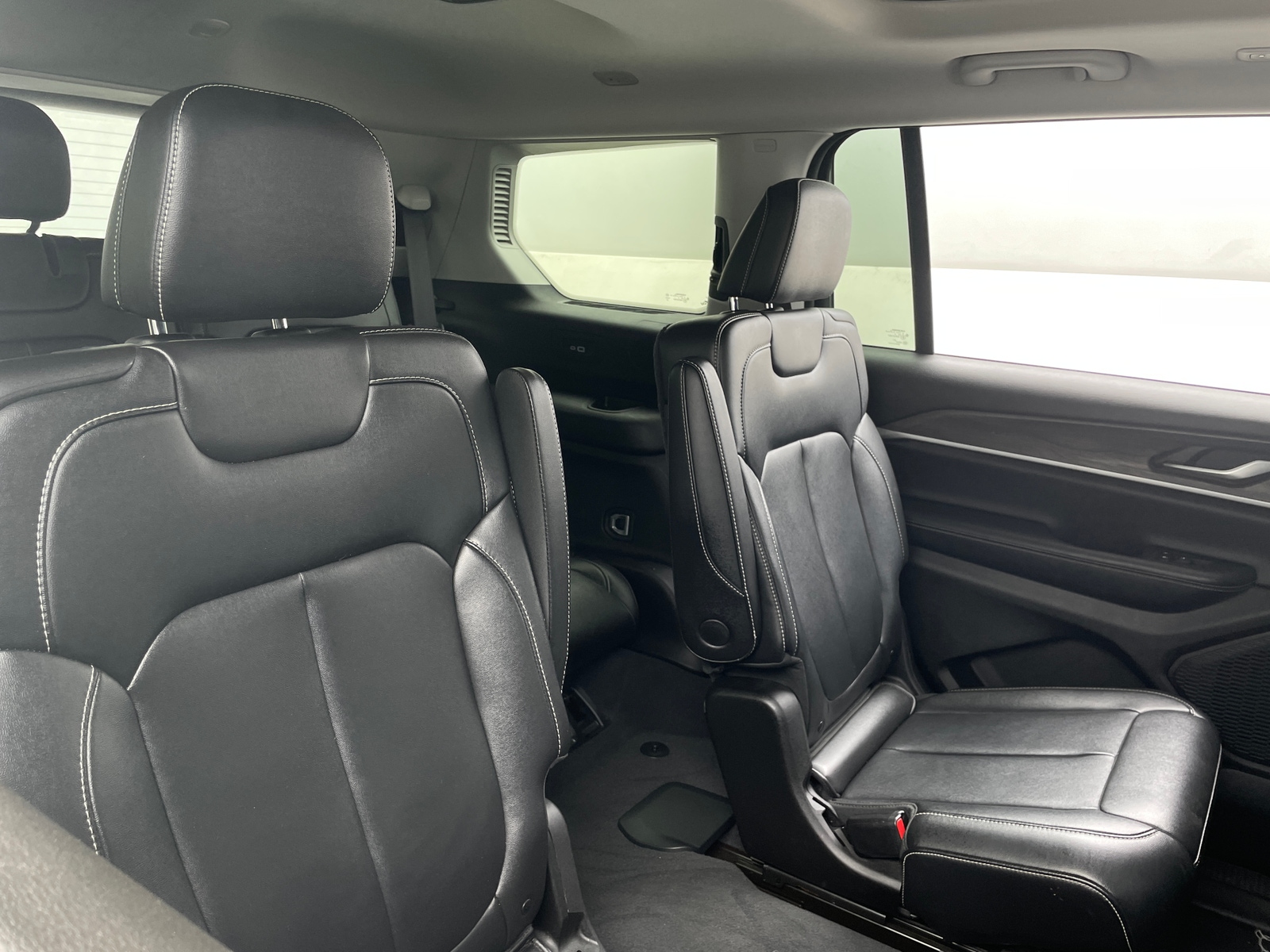 Thumbnail: 2023 Jeep Grand Cherokee L - 5